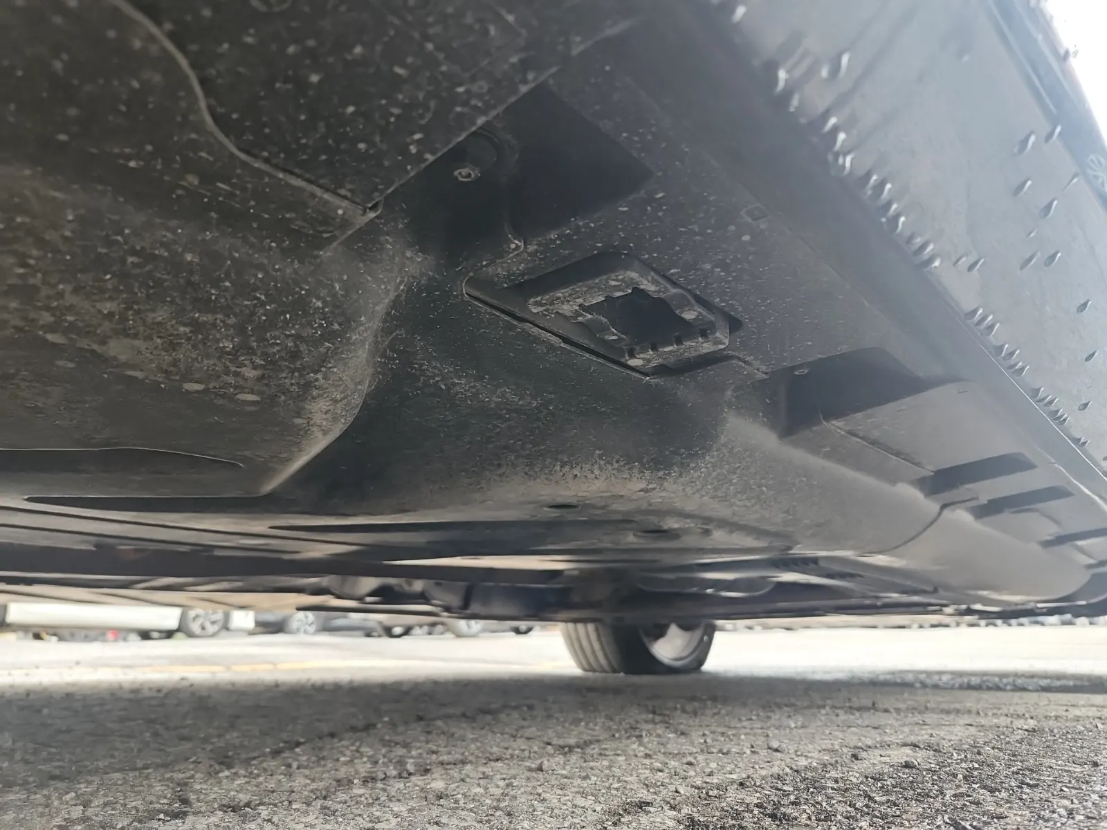 Undercarriage - Passenger Photo