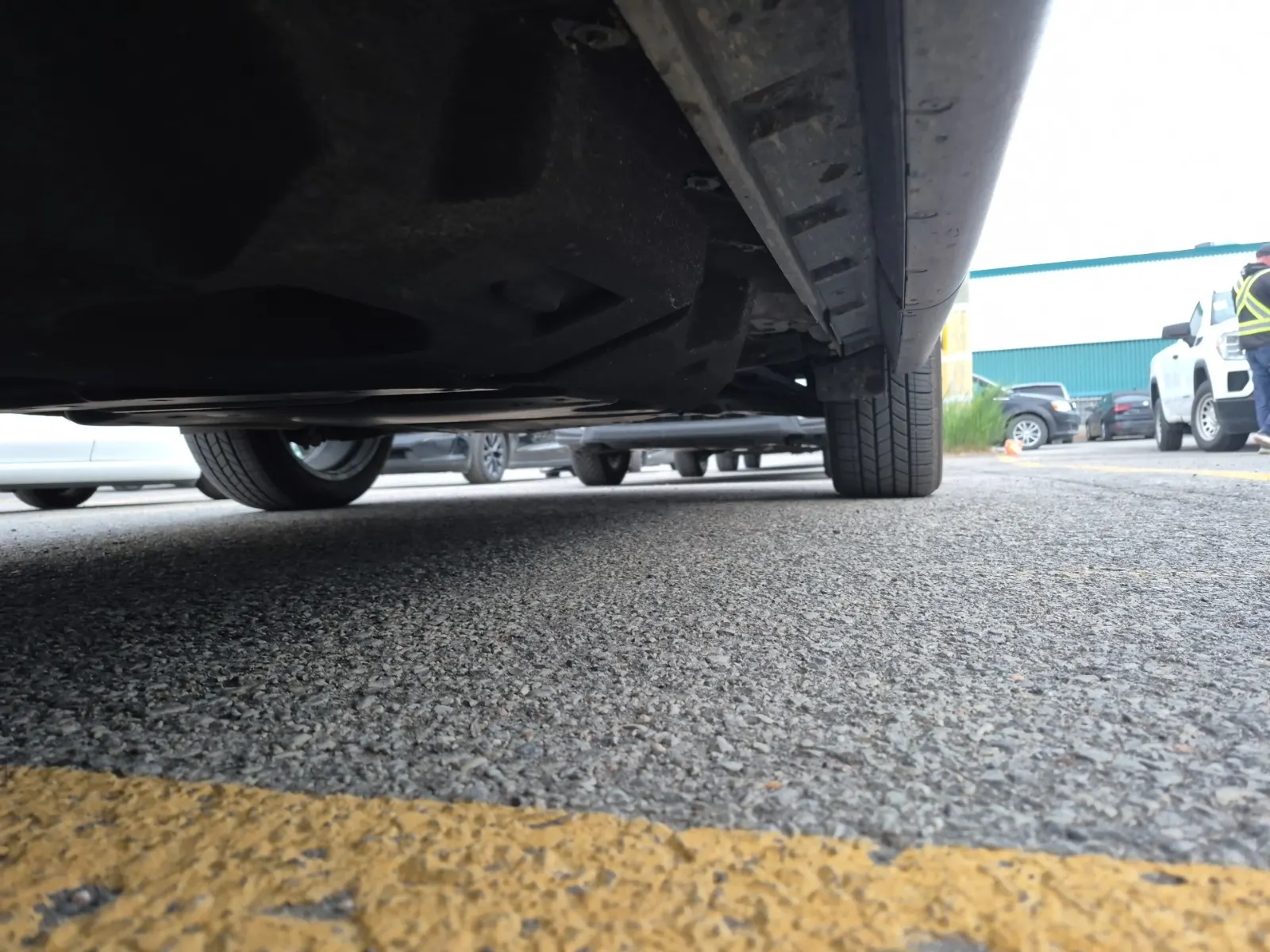 Undercarriage - Driver Photo