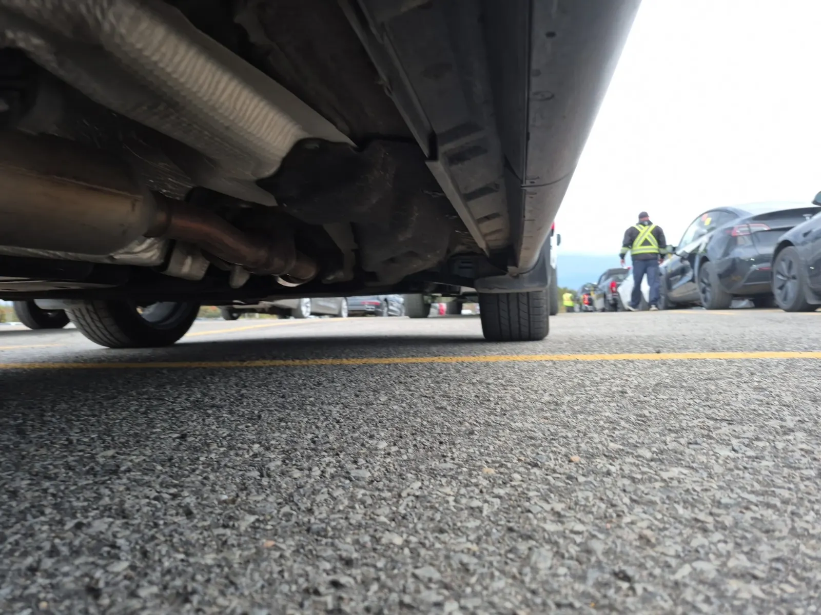 Undercarriage - Passenger Photo