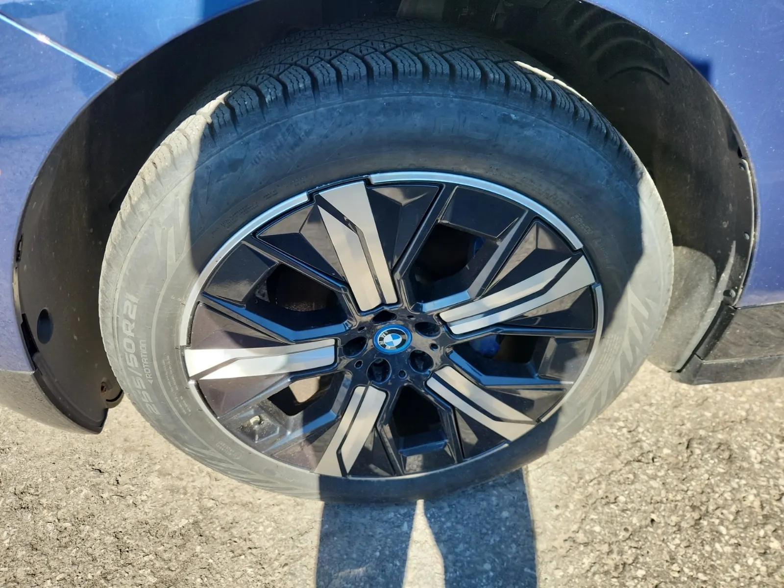 Front driver wheel/tire photo