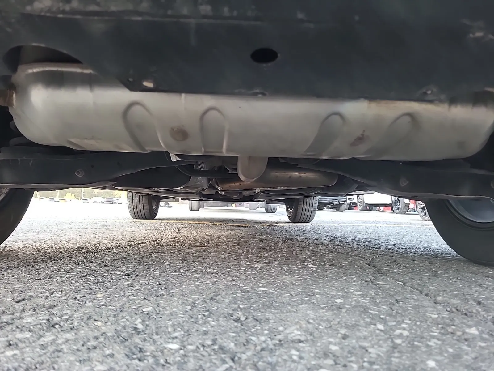 Undercarriage - Rear Photo