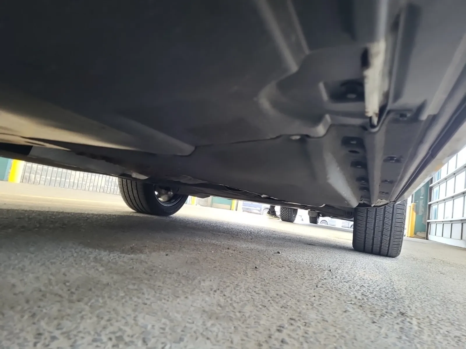 Undercarriage - Passenger Photo