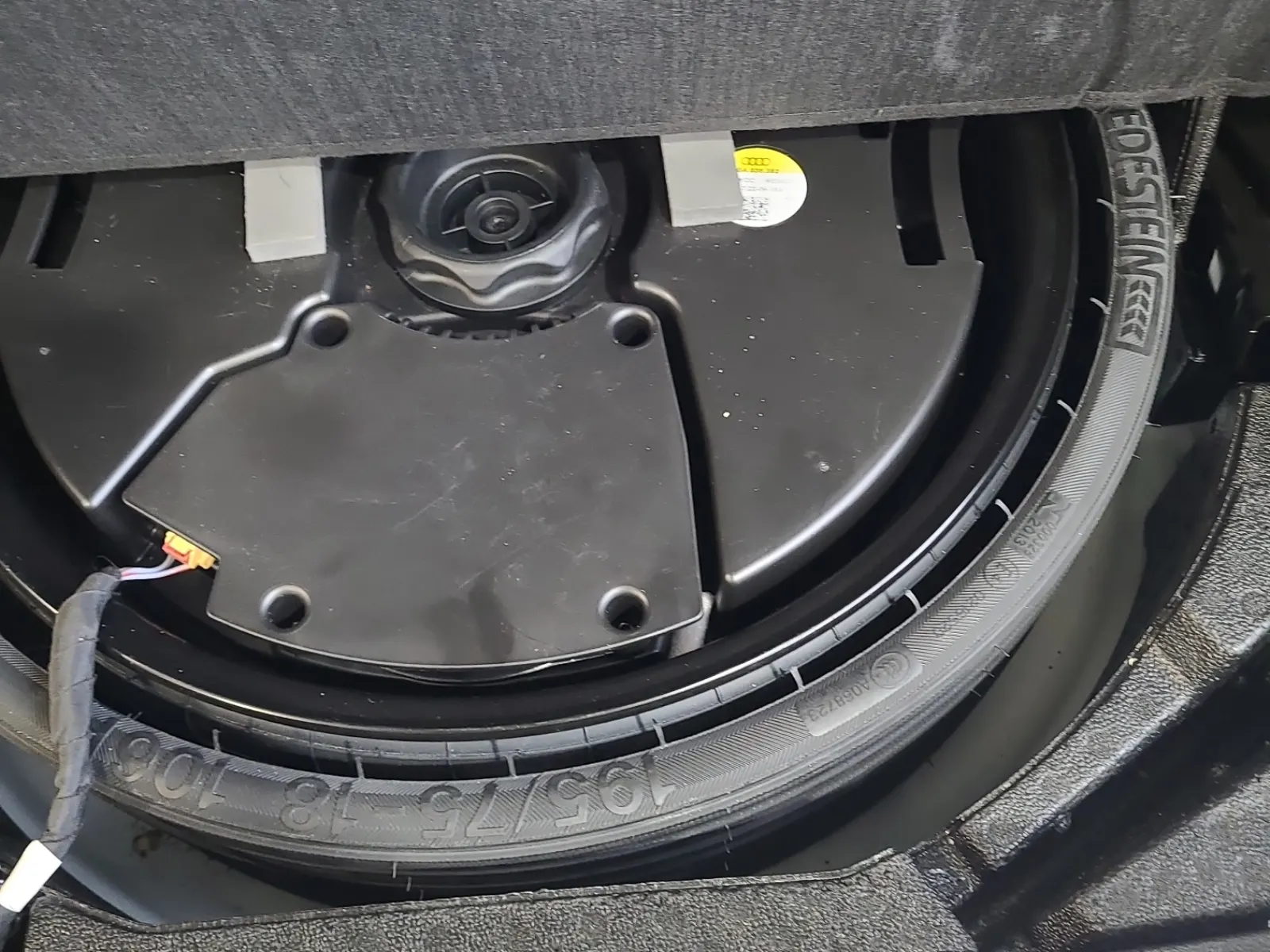 Spare Tire & Wheel Photo