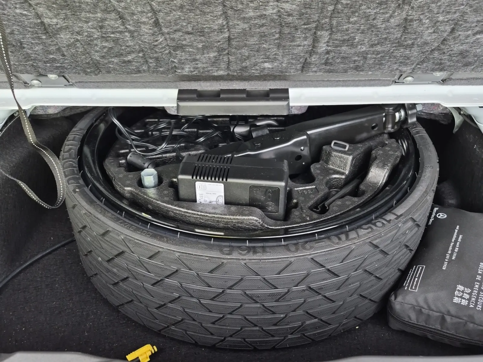Spare Tire & Wheel Photo