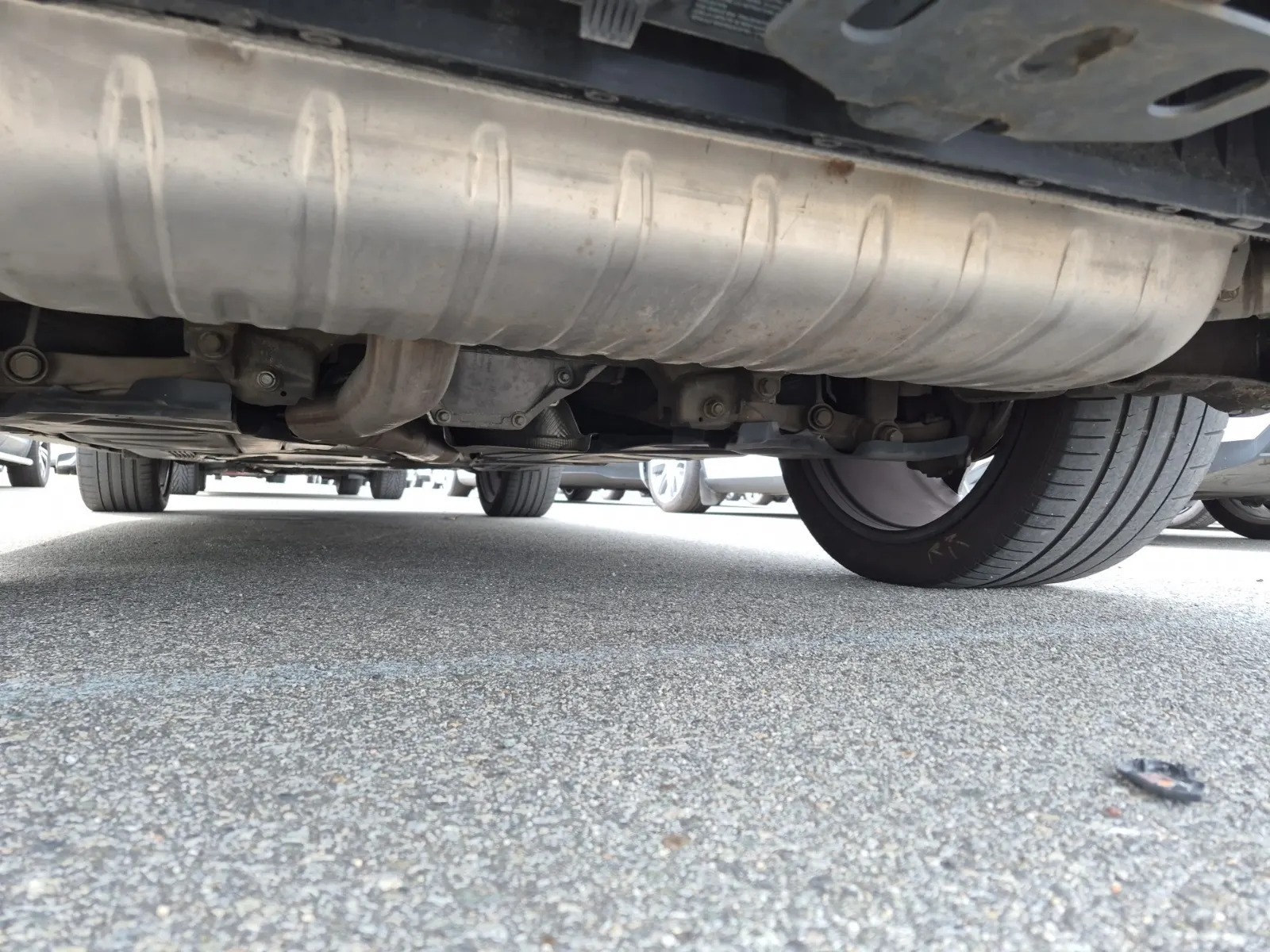 Undercarriage - Rear Photo