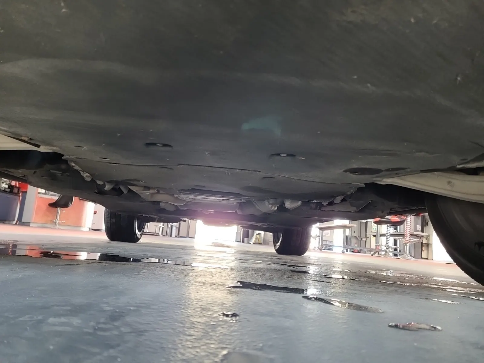 Undercarriage - Front Photo