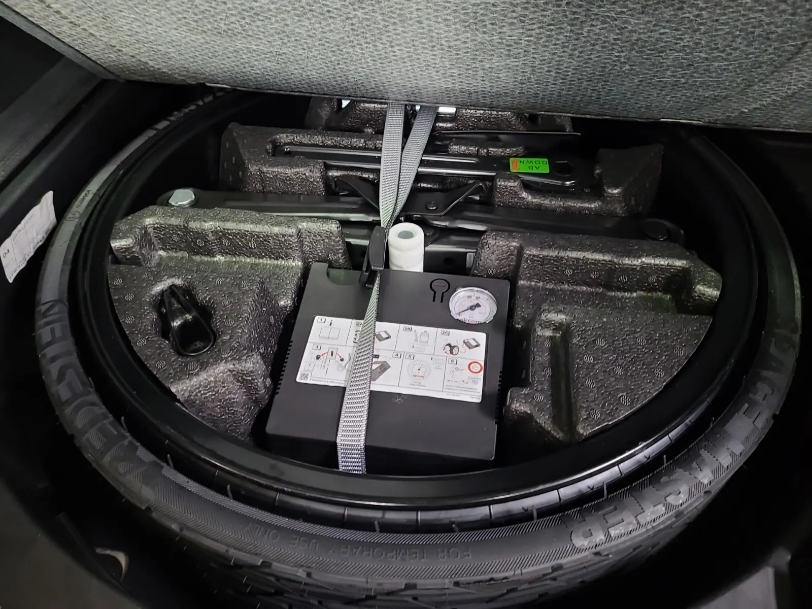 Spare Tire & Wheel Photo