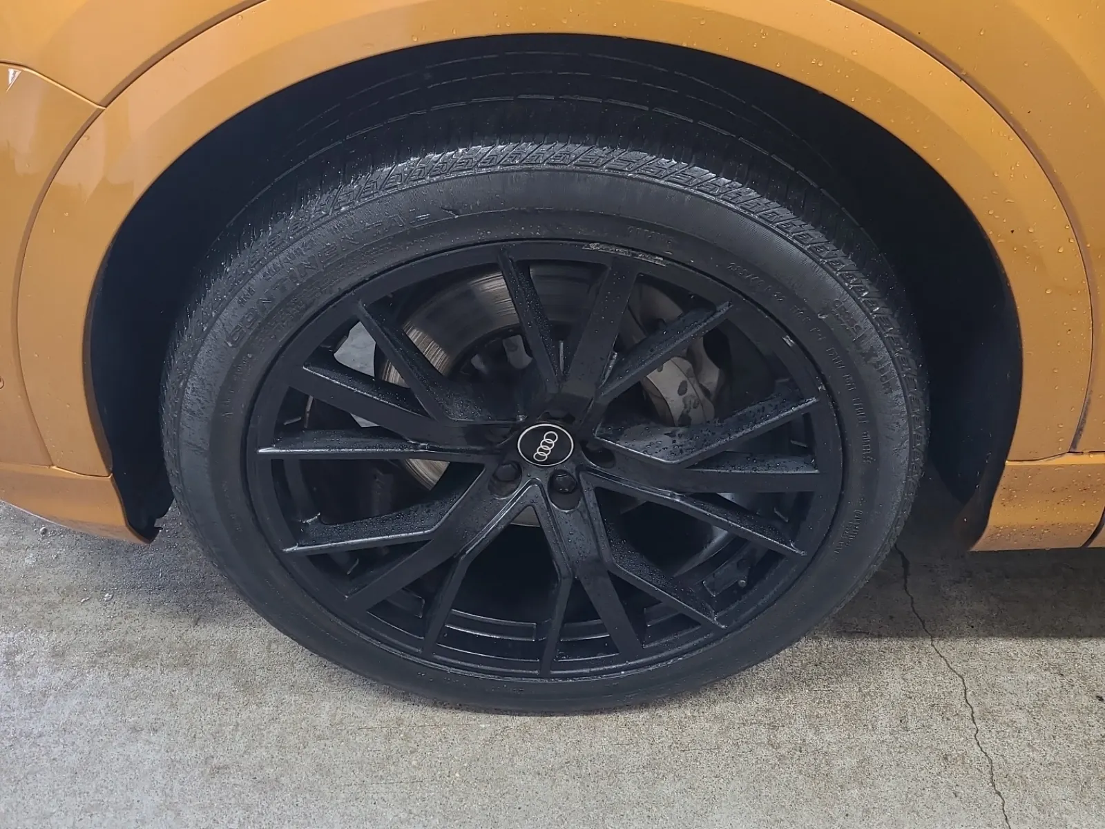 Front driver wheel/tire photo