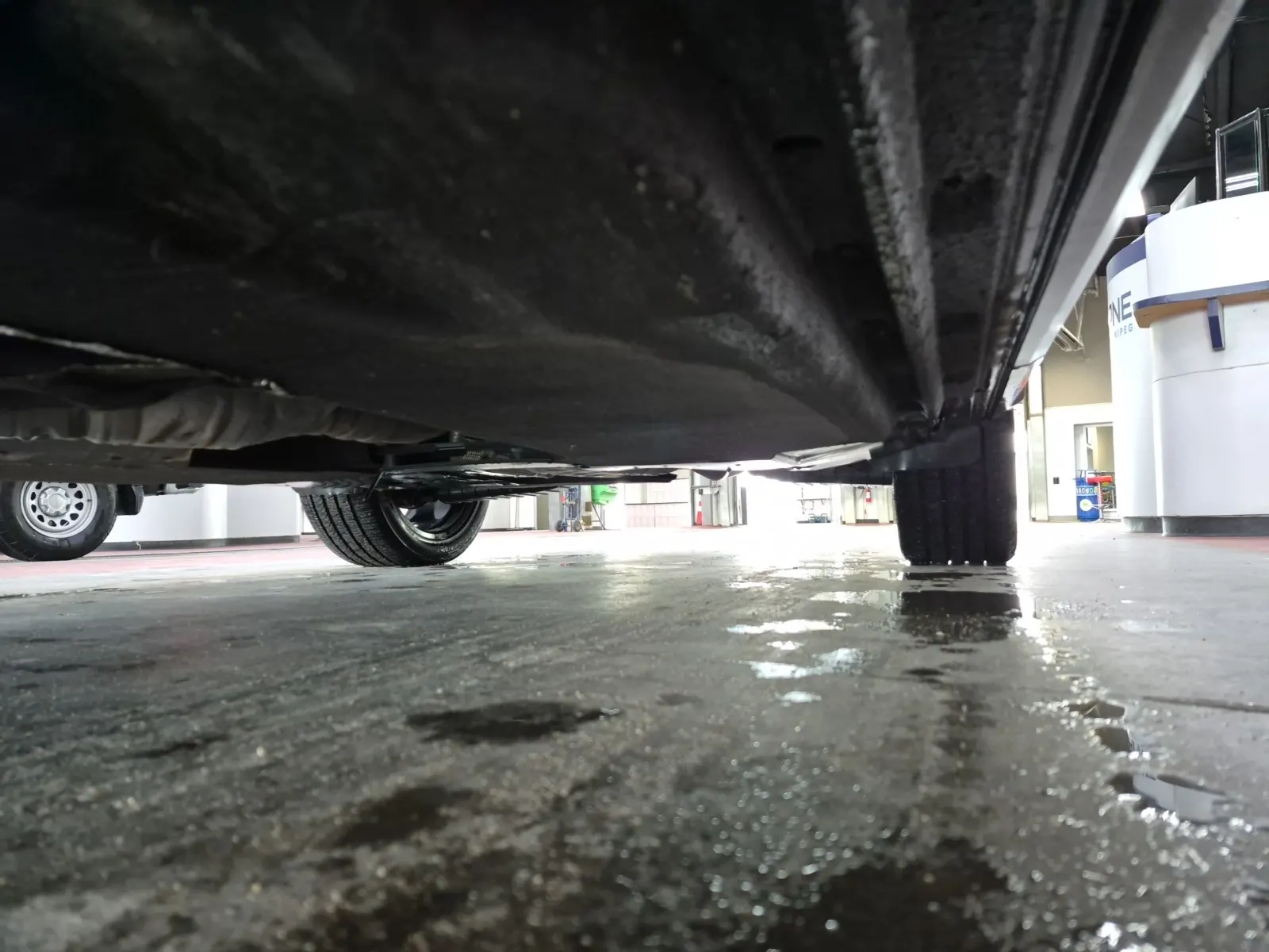 Undercarriage - Driver Photo