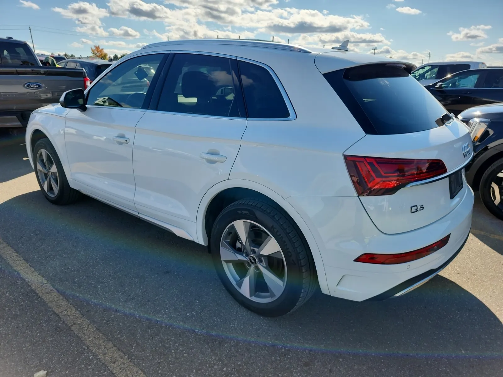 Driver Rear 3/4 Photo