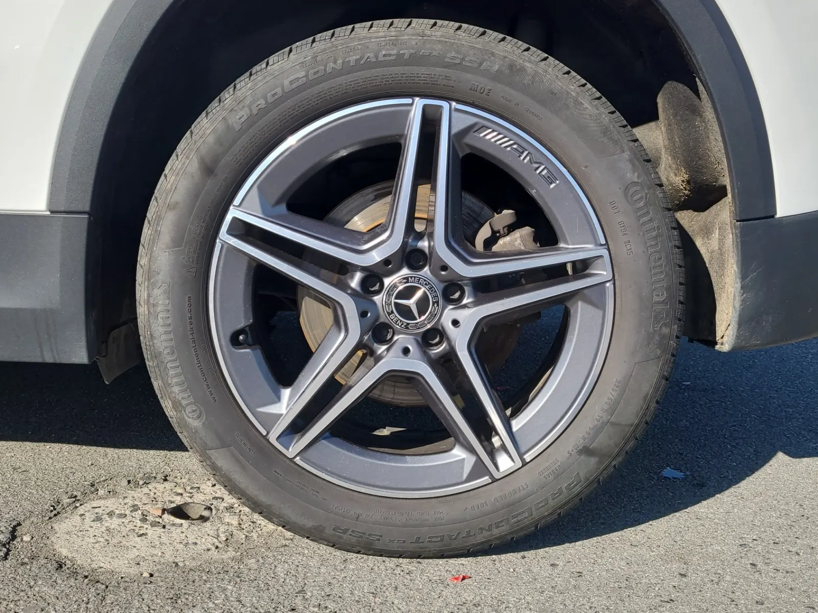 Left Rear Wheel/Tire Photo