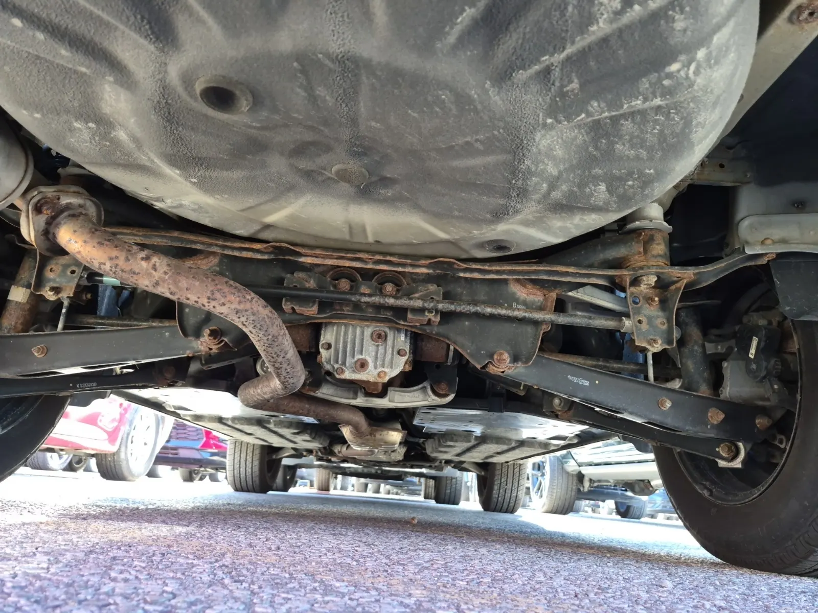 Undercarriage - Rear Photo