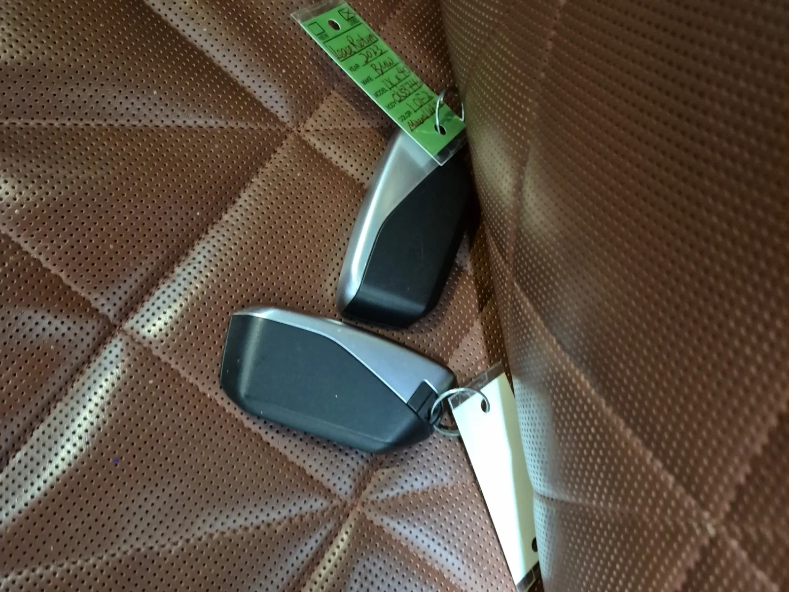 Keys/Fobs/Manual Photo