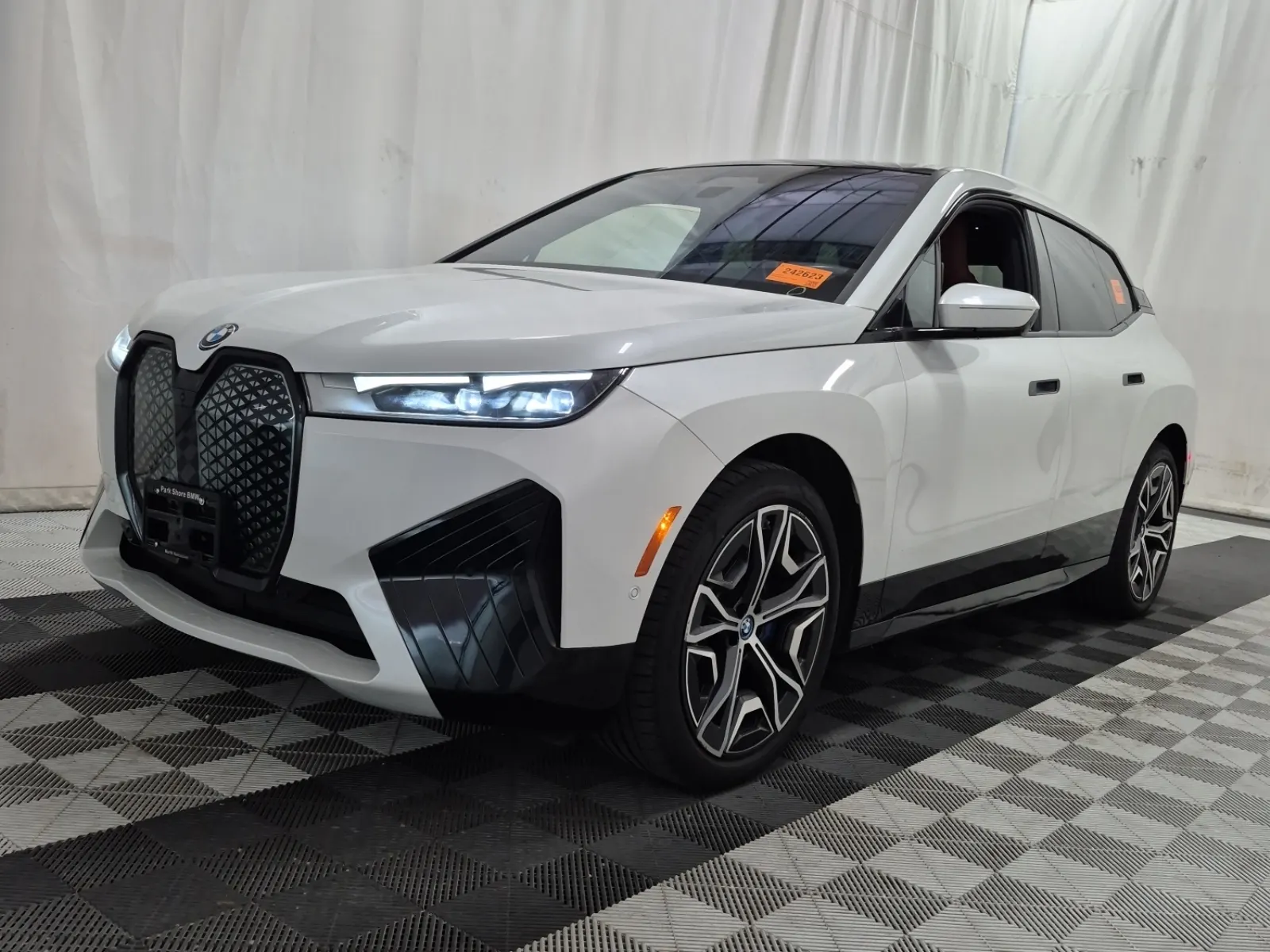 2023 BMW iX