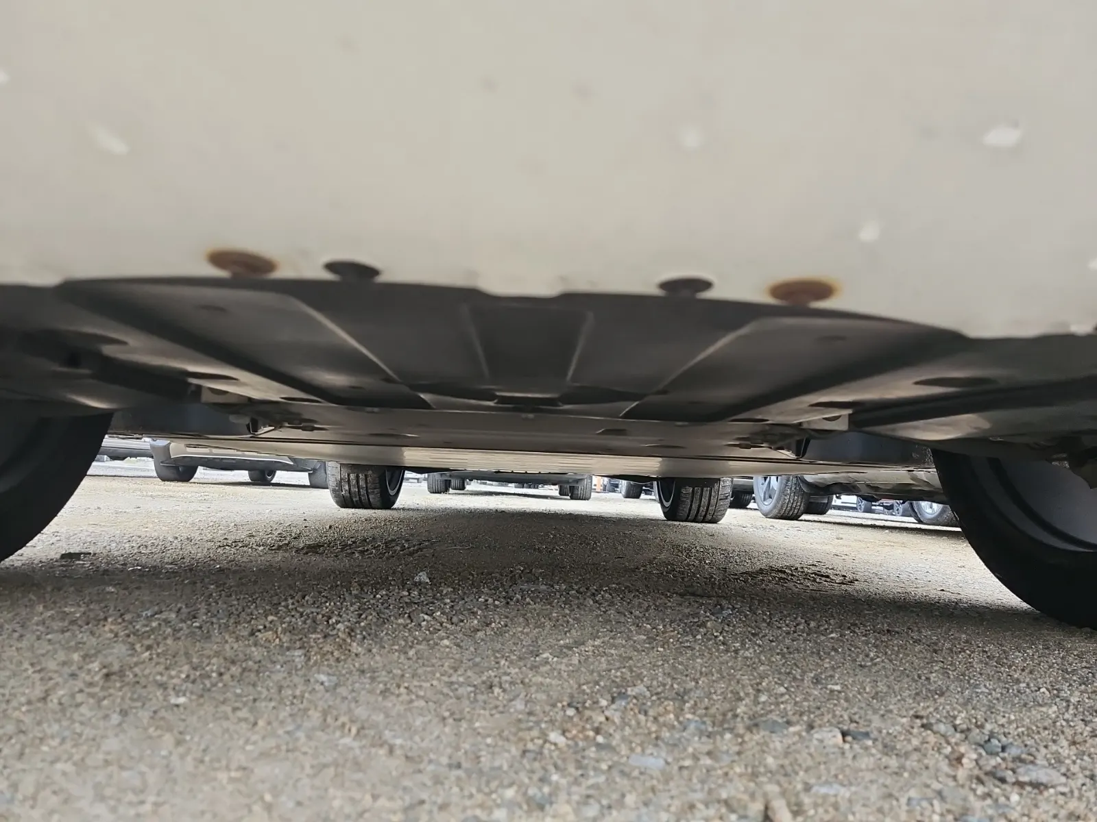 Undercarriage - Front Photo
