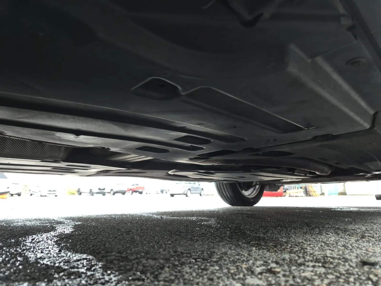 Undercarriage - Passenger Photo