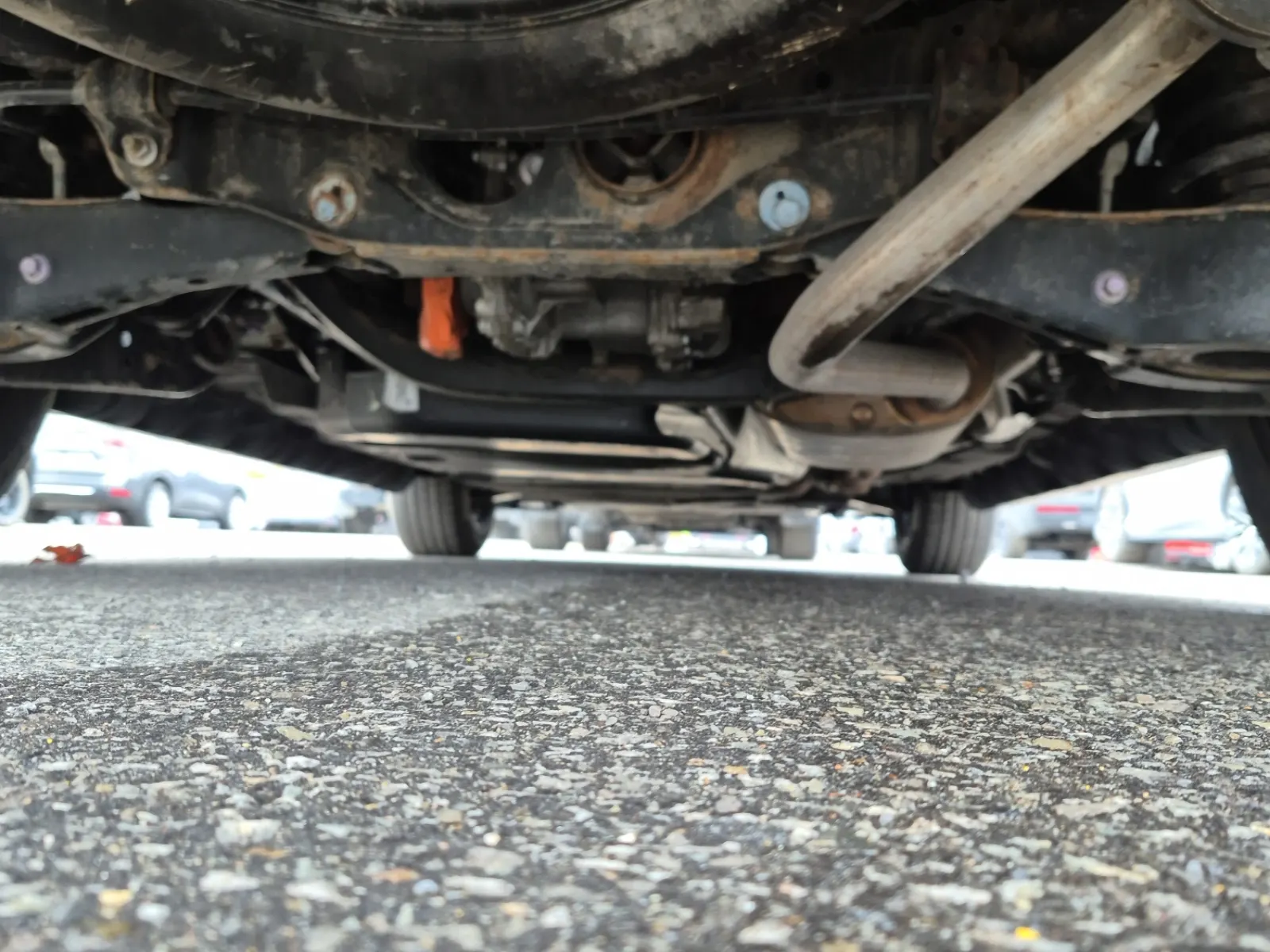 Undercarriage - Rear Photo