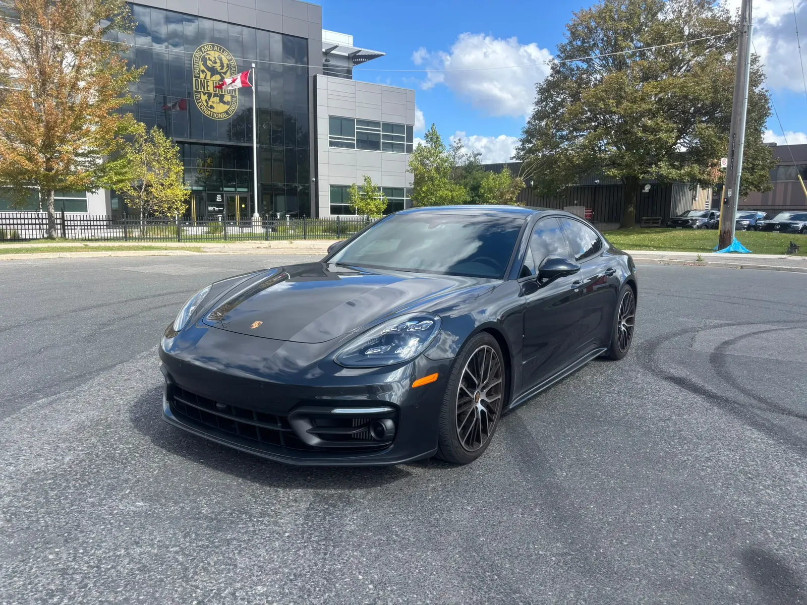 3/4 Front (Main image)