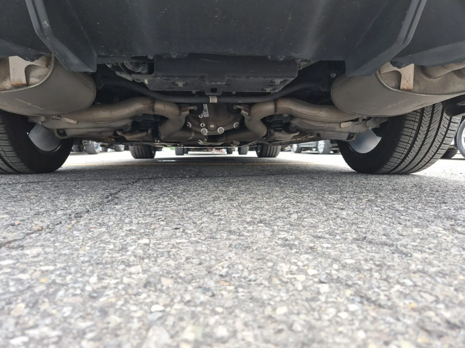 Undercarriage - Rear Photo