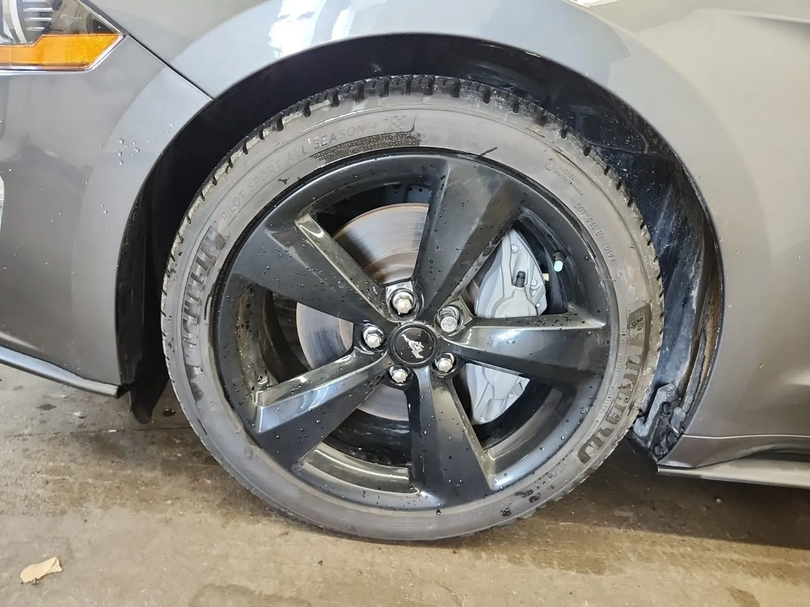 Front driver wheel/tire photo