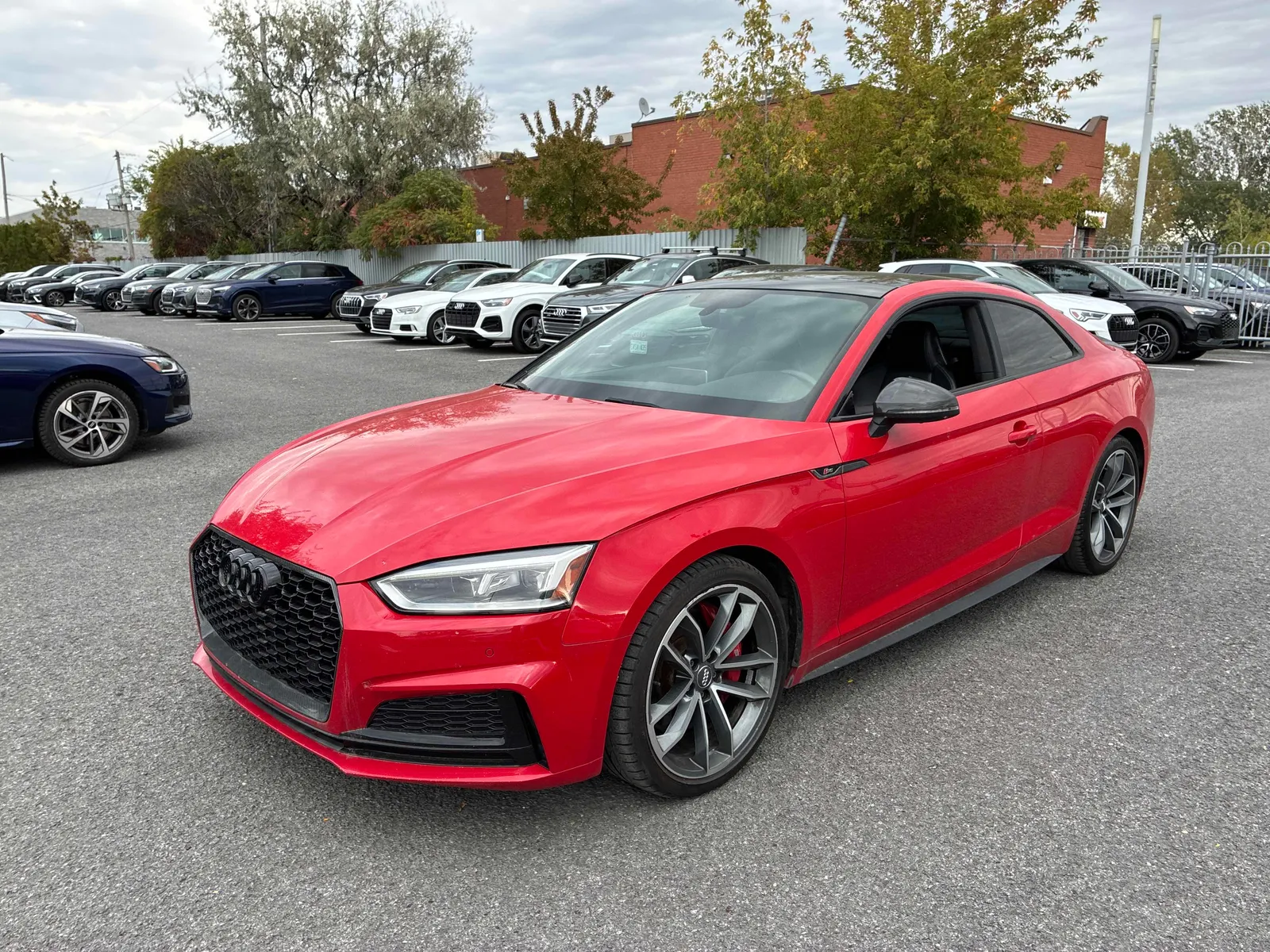 3/4 Front (Main image)