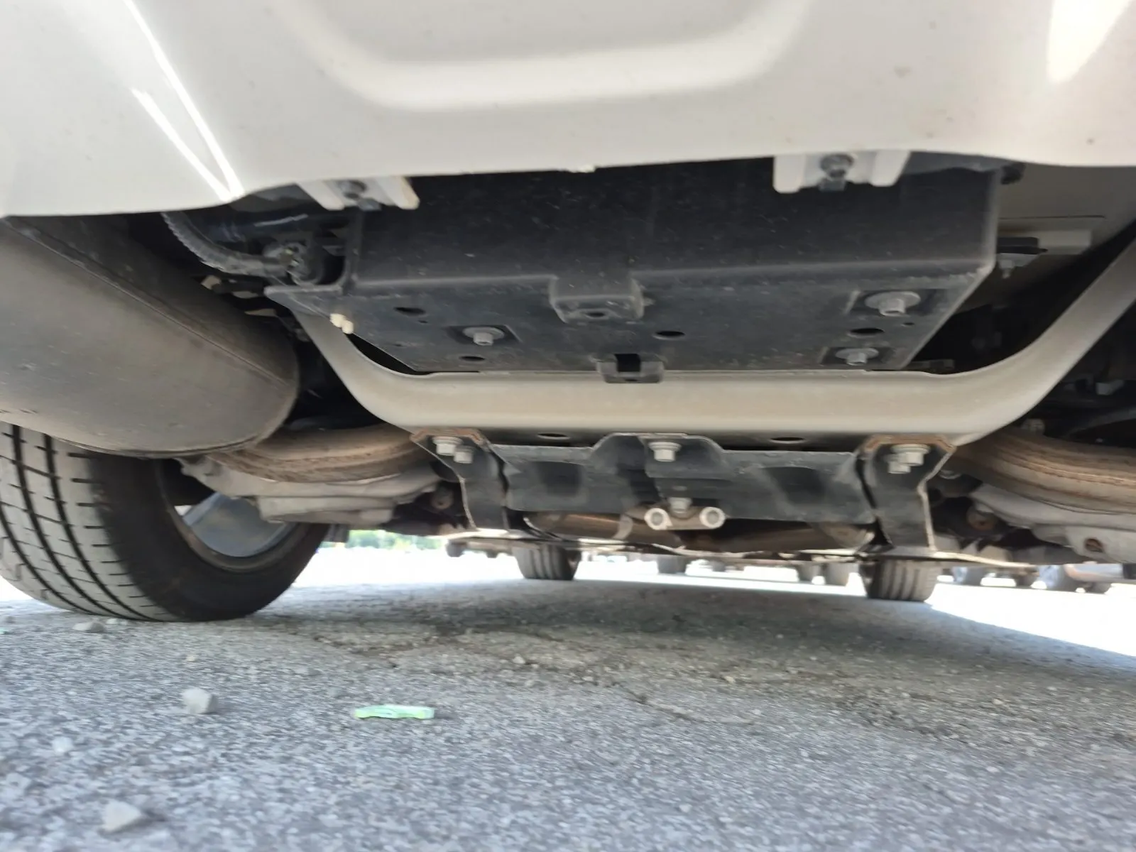 Undercarriage - Rear Photo