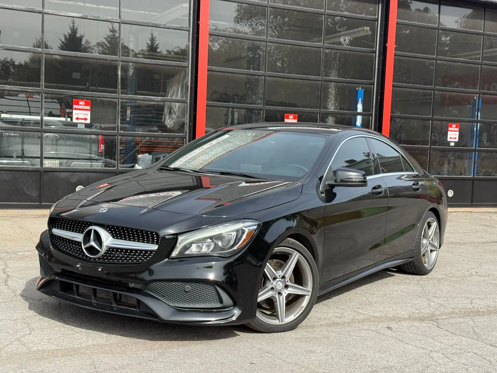 3/4 Front (Main image)