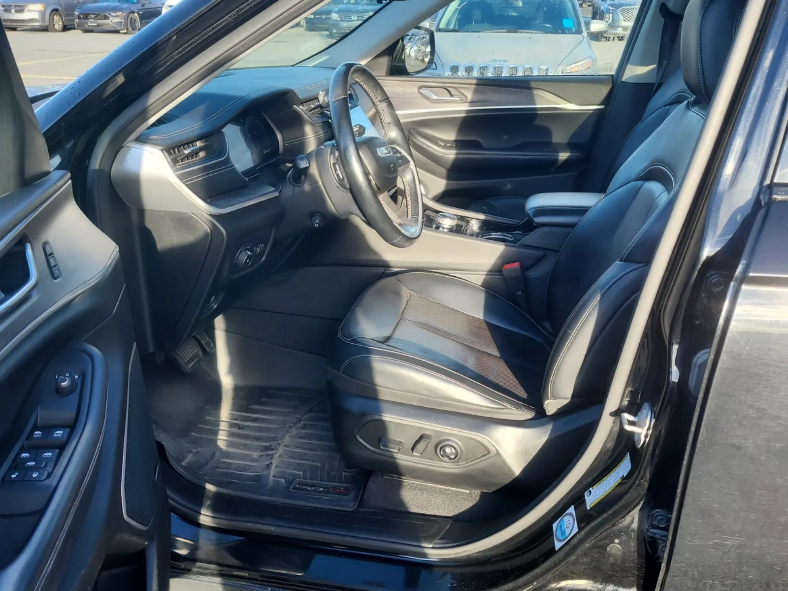 Front Interior Photo