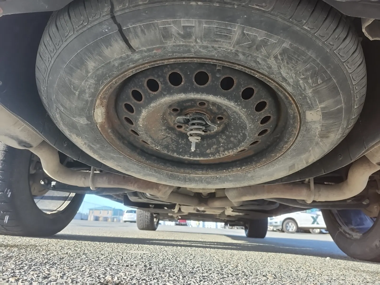 Undercarriage - Rear Photo