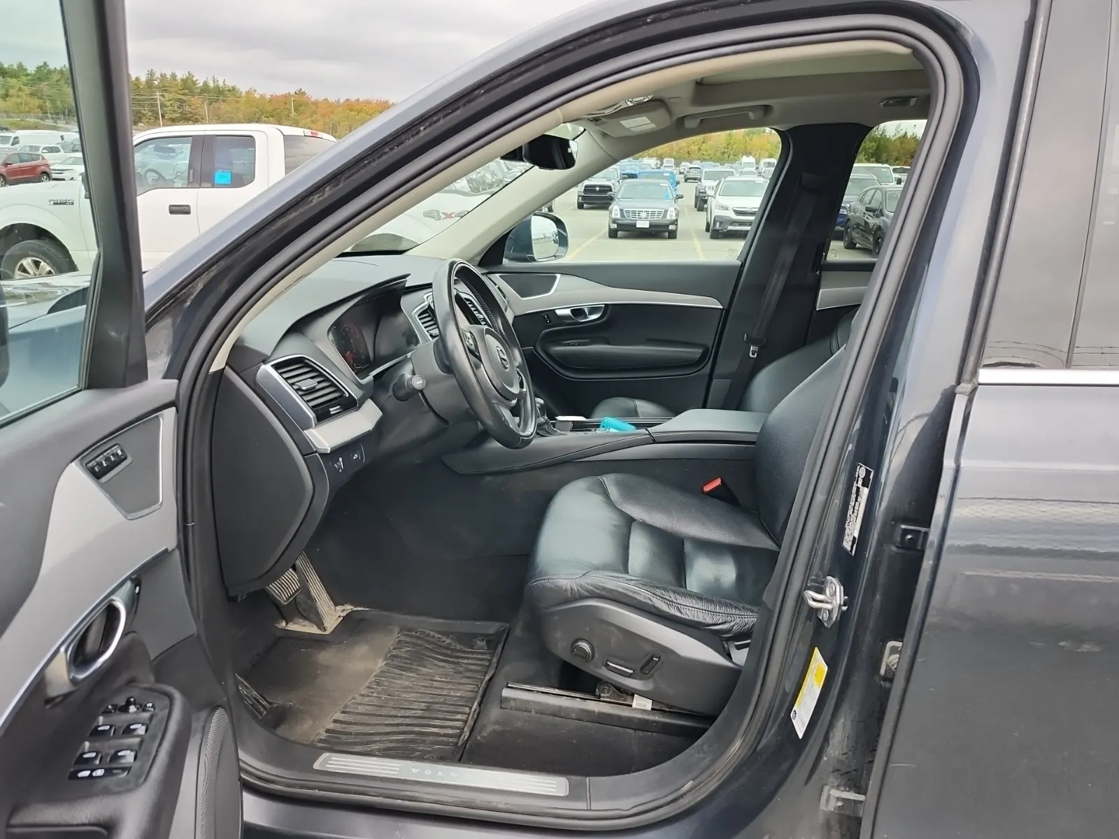 Front Interior Photo