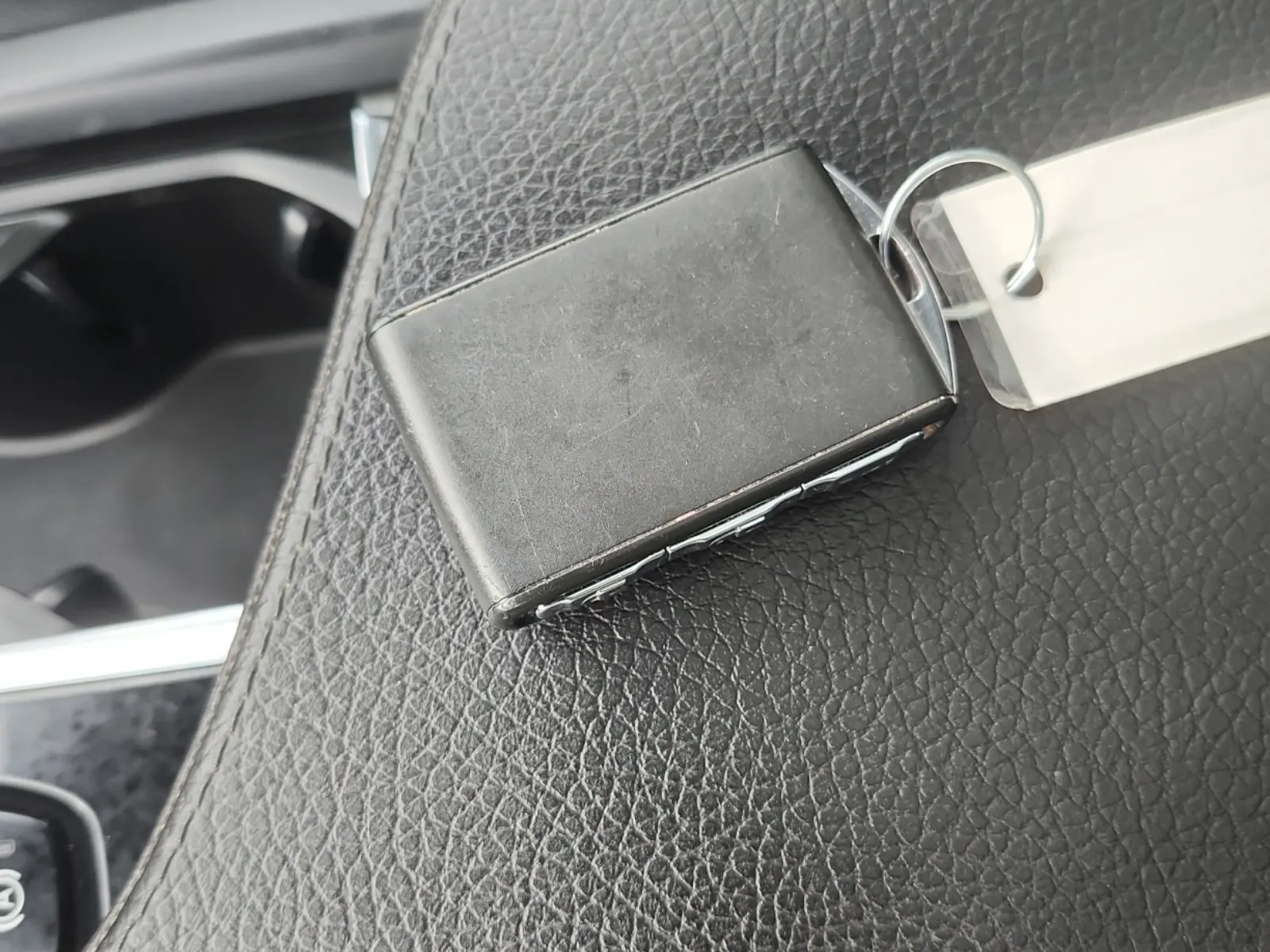 Keys/Fobs/Manual Photo