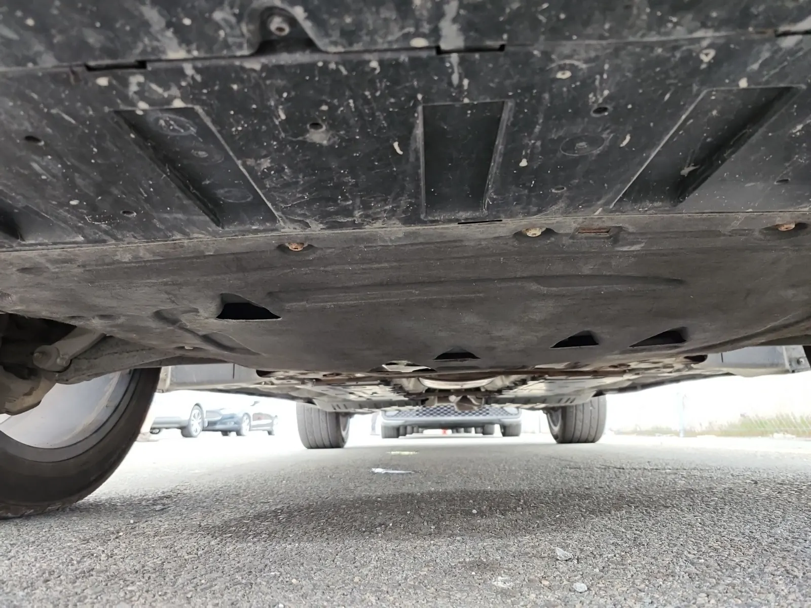Undercarriage - Front Photo