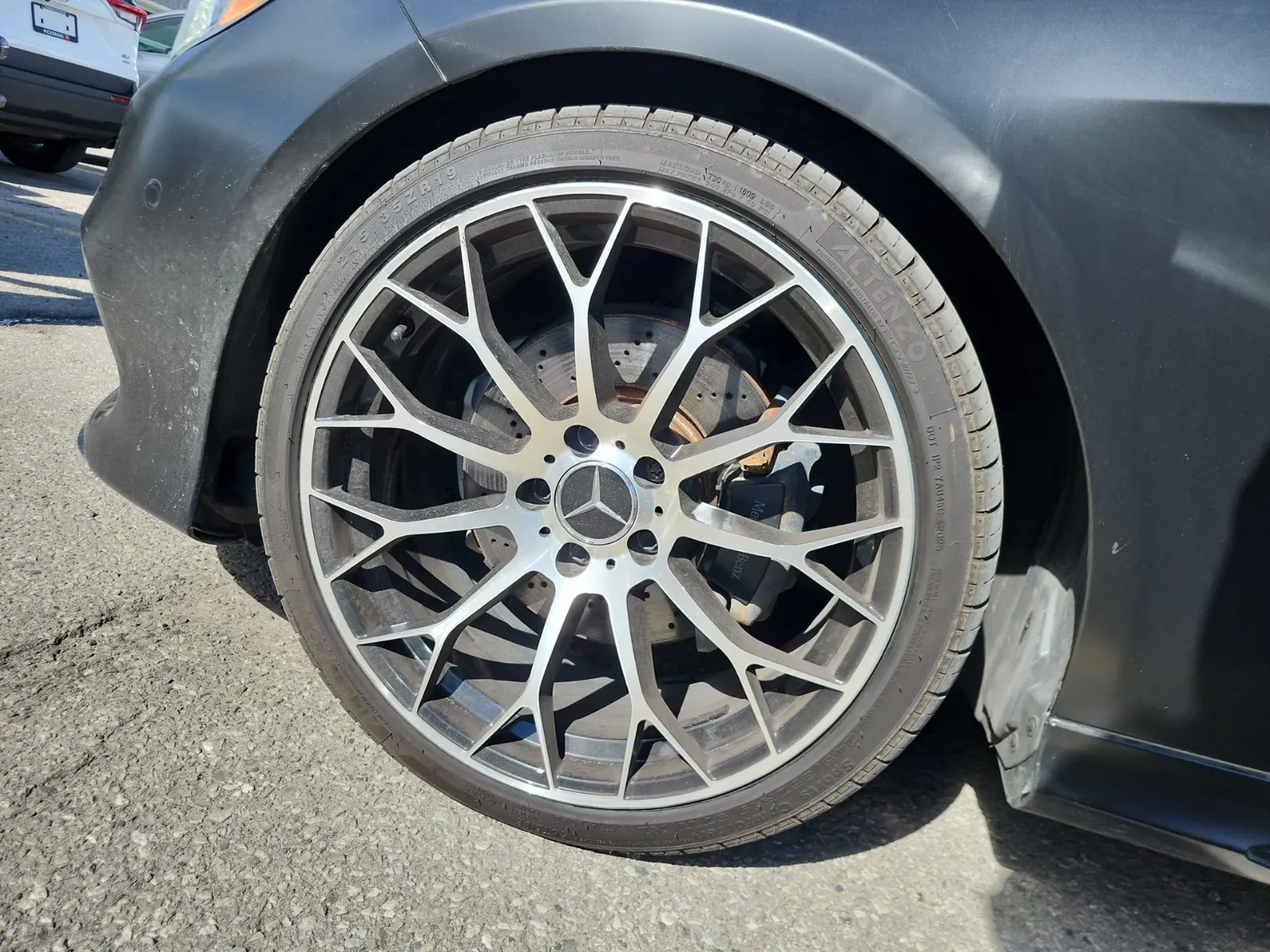 Front driver wheel/tire photo
