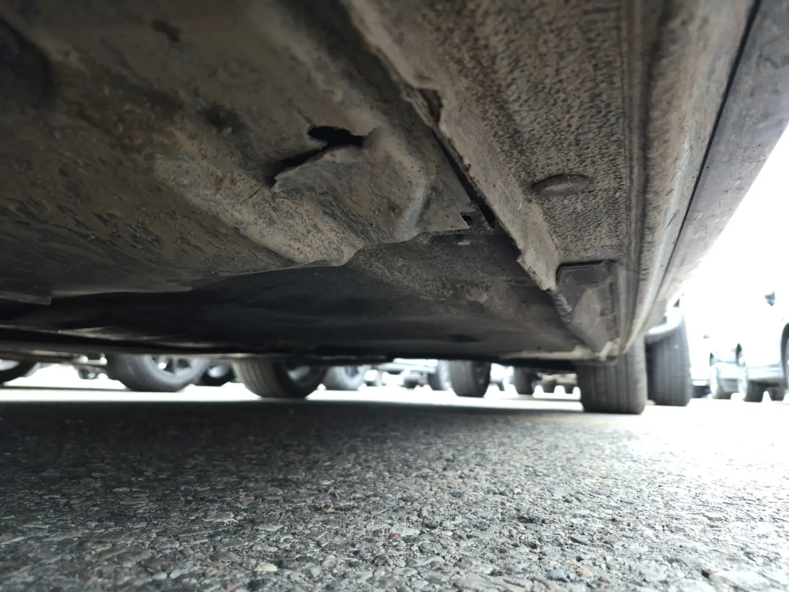 Undercarriage - Driver Photo