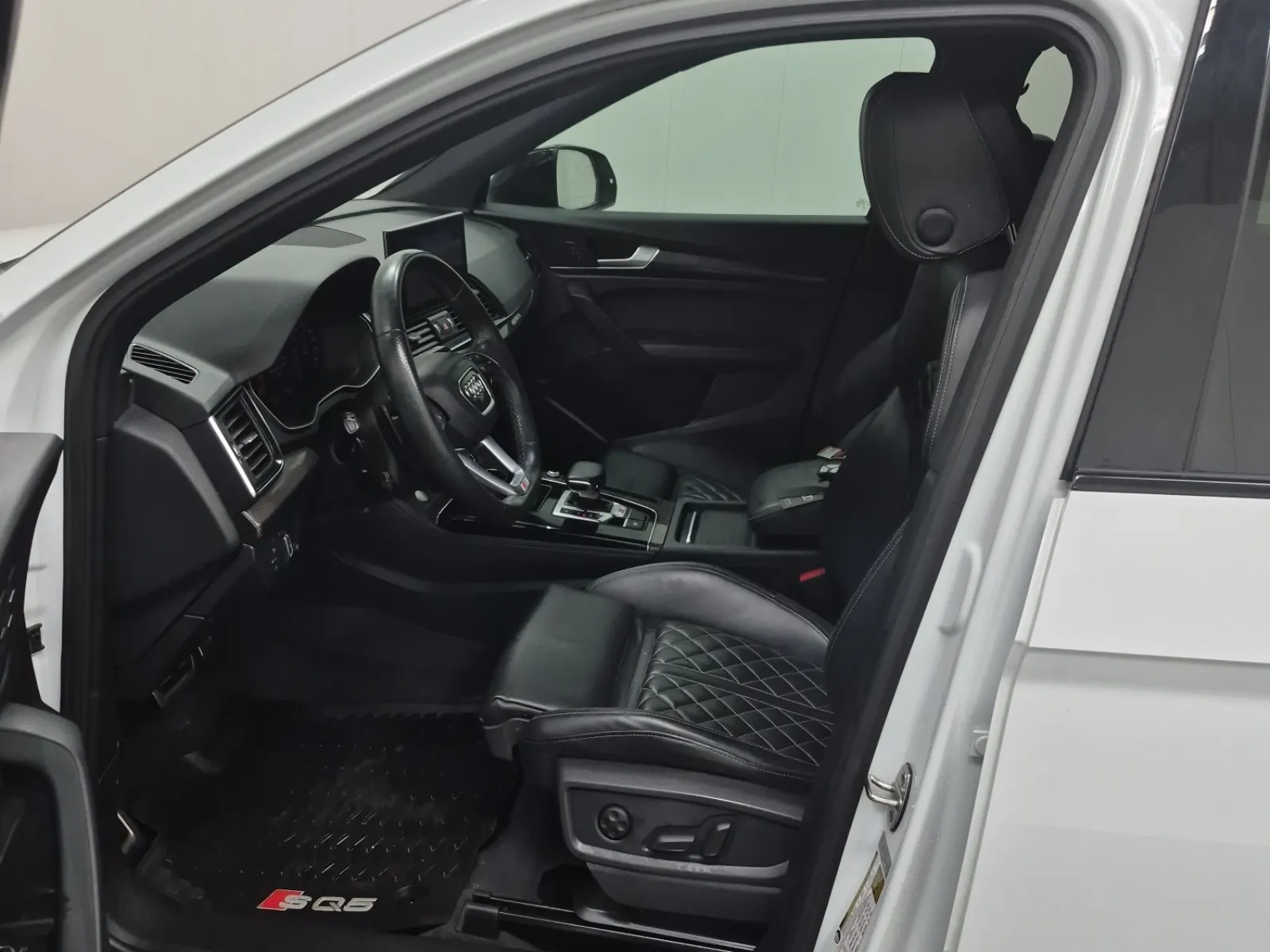 Front Interior Photo