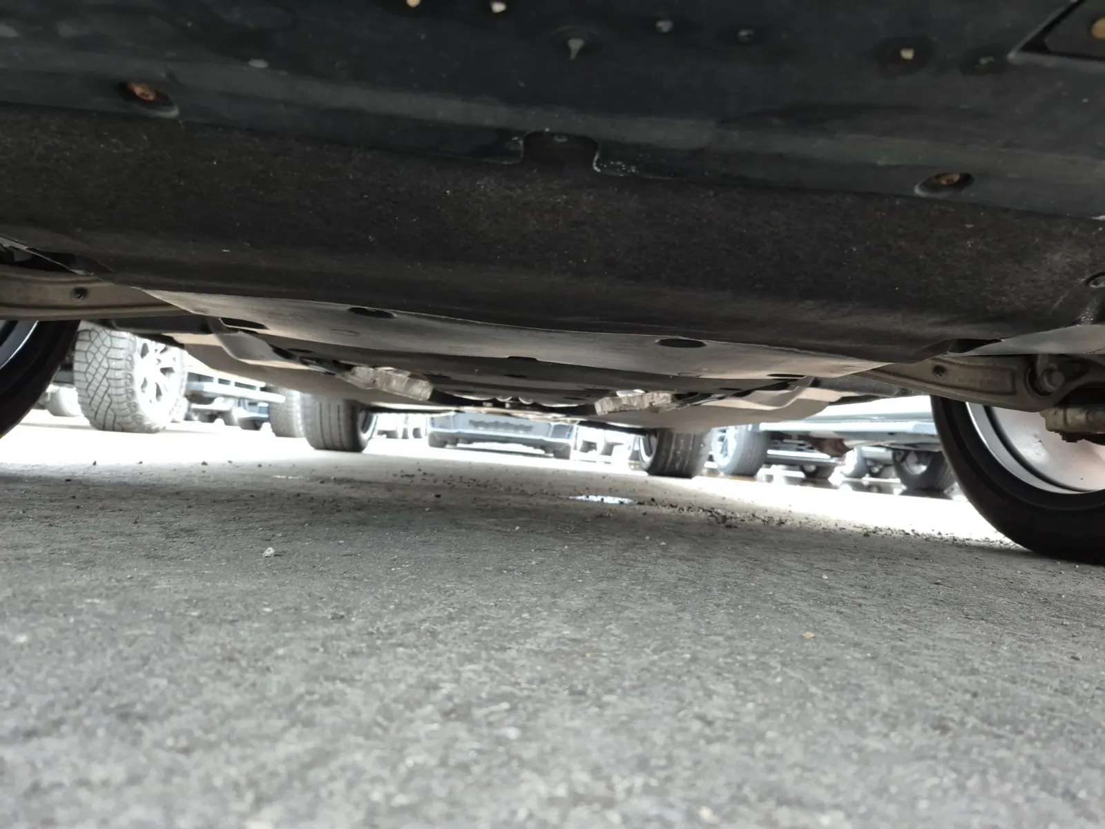 Undercarriage - Front Photo