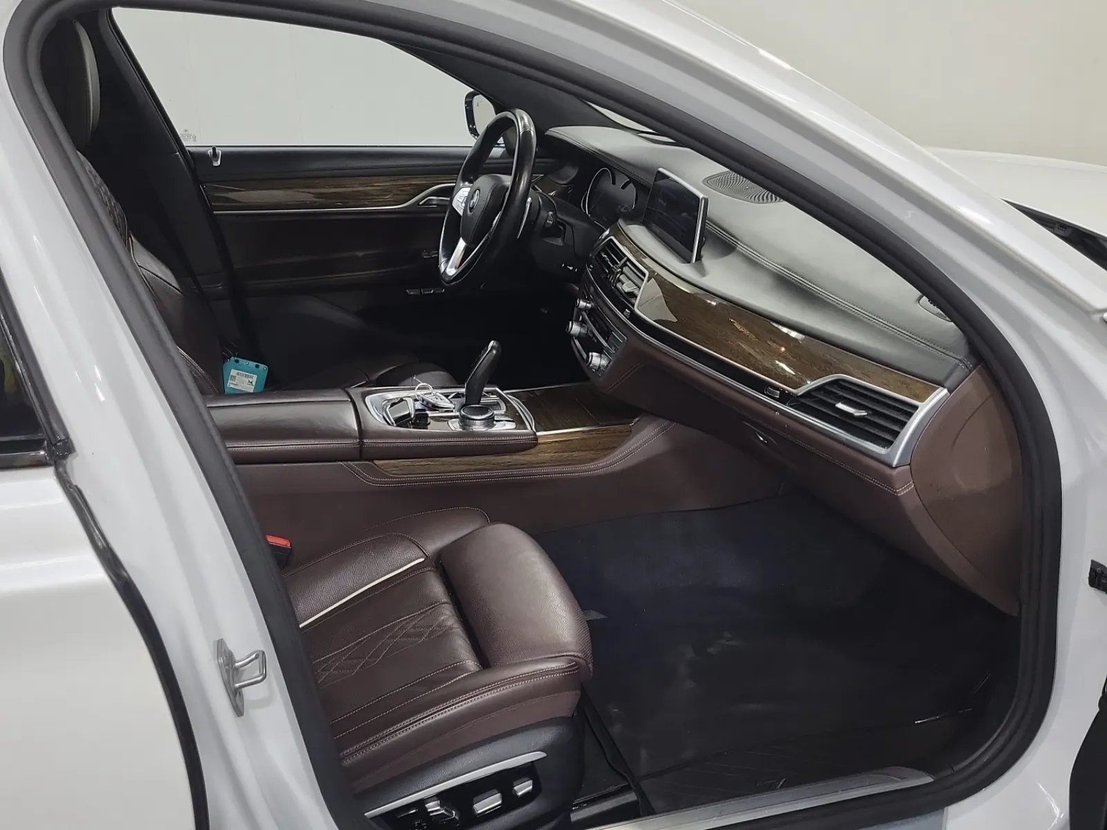 Right Side Interior Photo