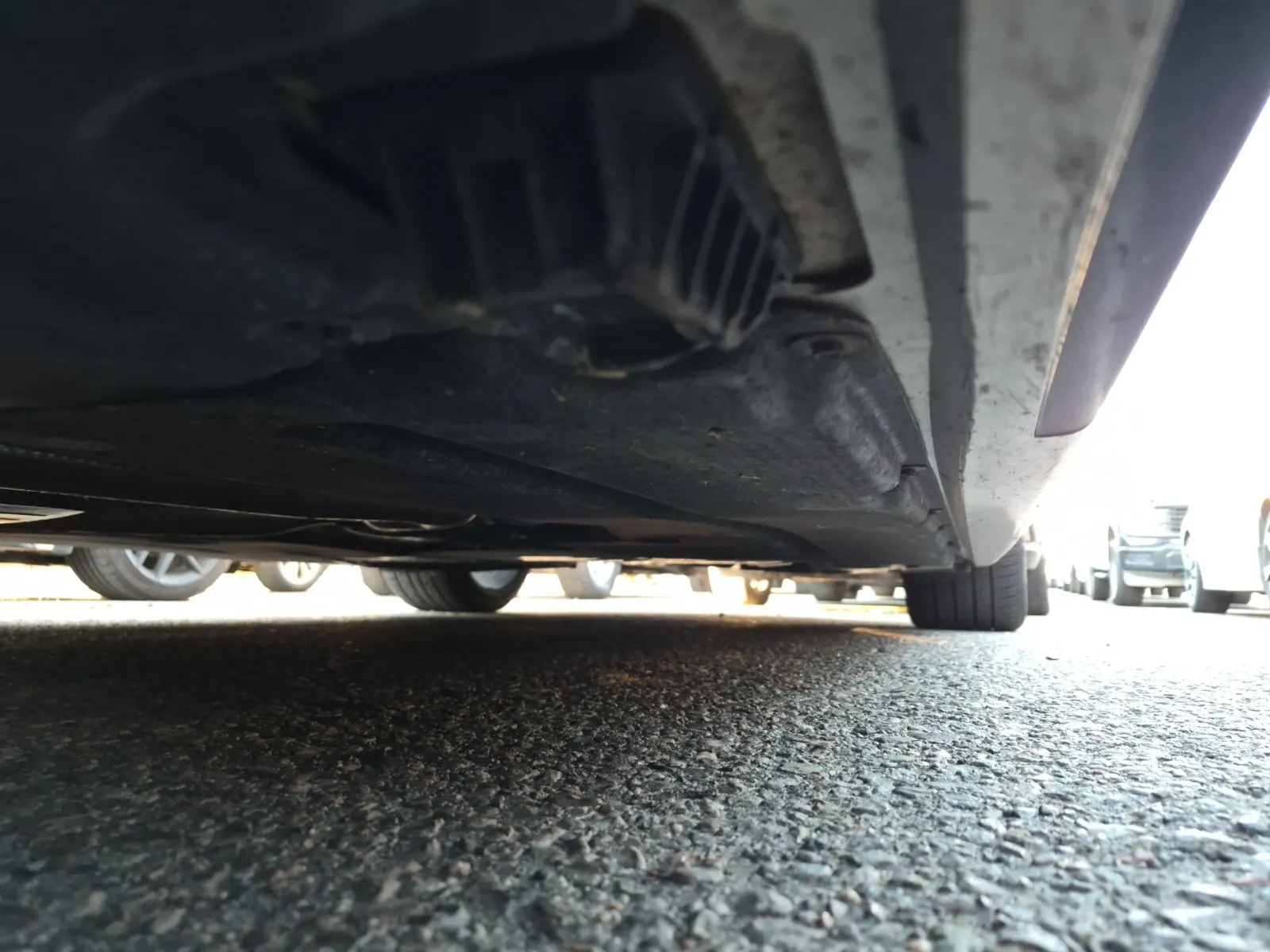 Undercarriage - Driver Photo