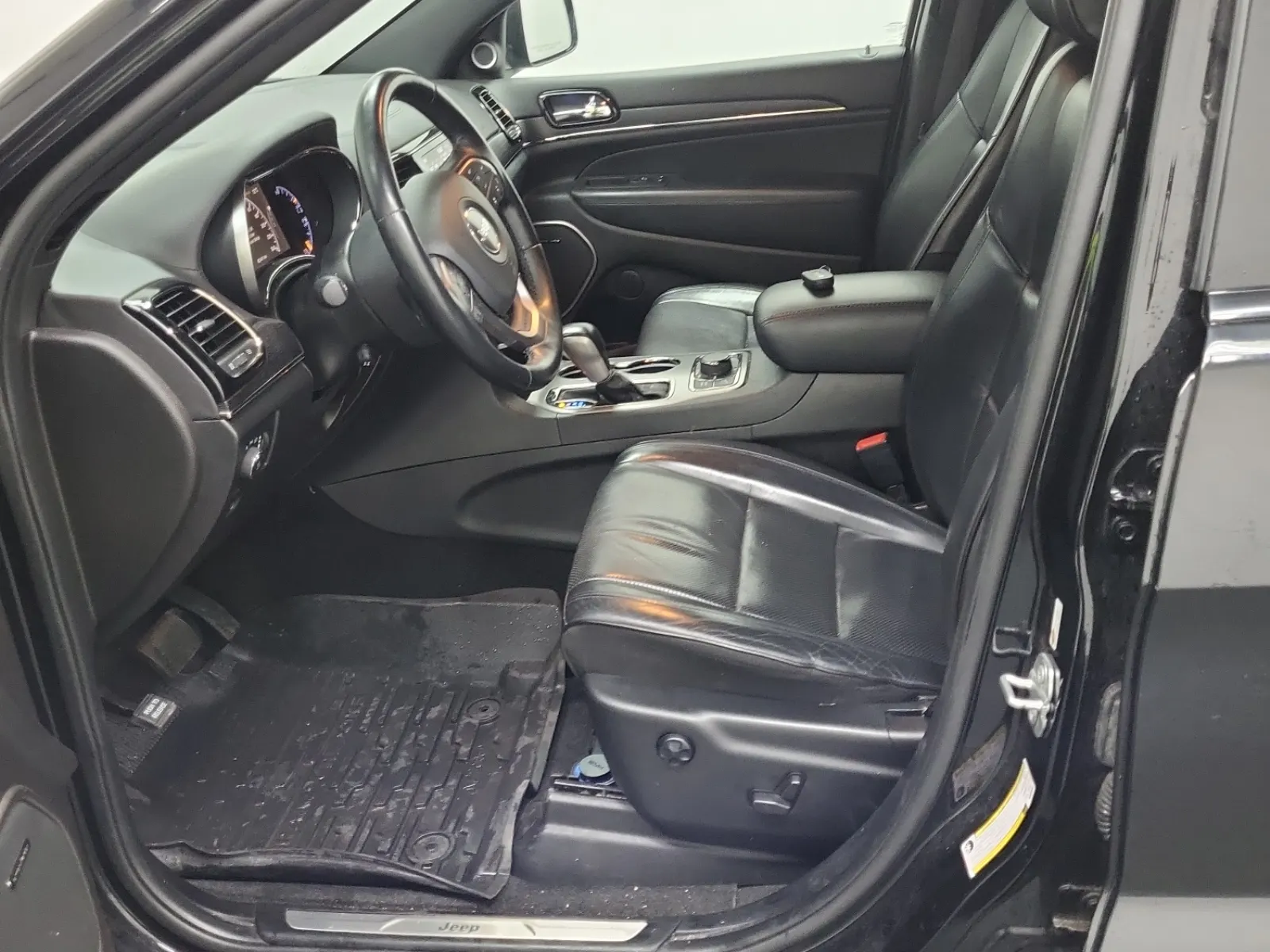 Front Interior Photo