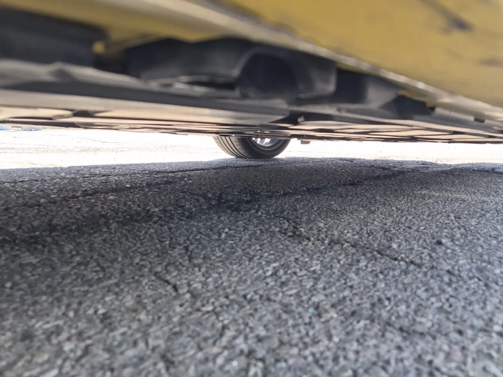 Undercarriage - Passenger Photo