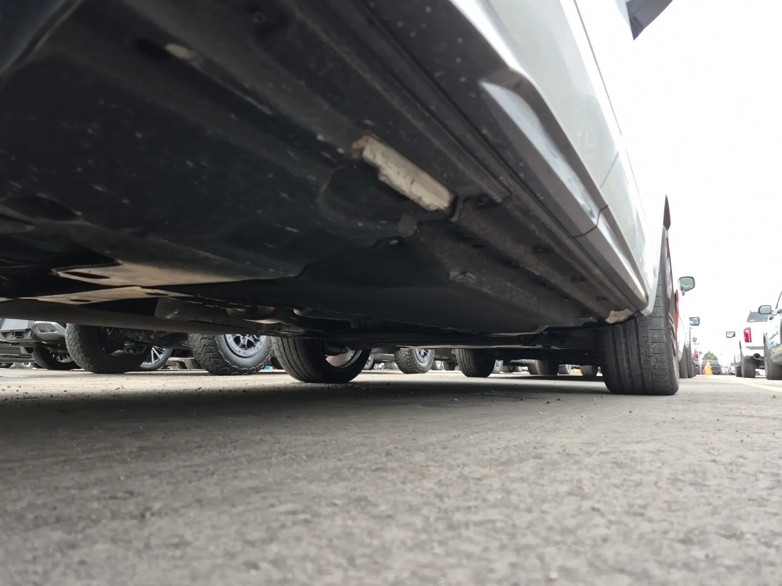Undercarriage - Passenger Photo