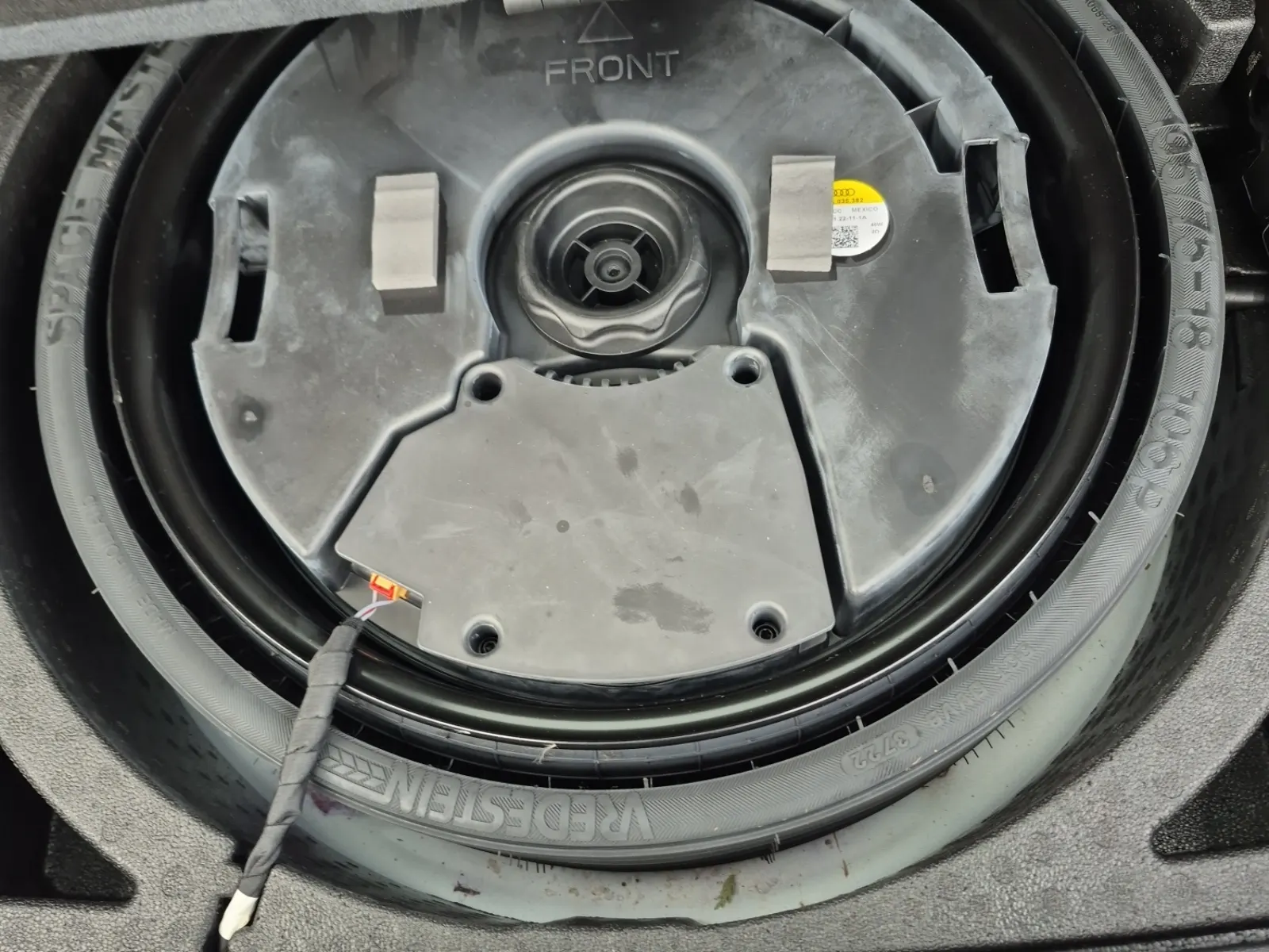 Spare Tire & Wheel Photo