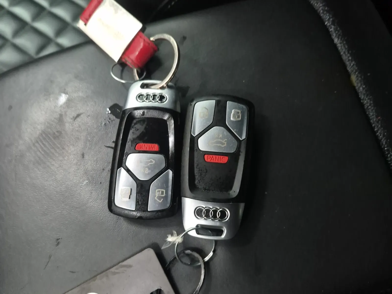 Keys/Fobs/Manual Photo