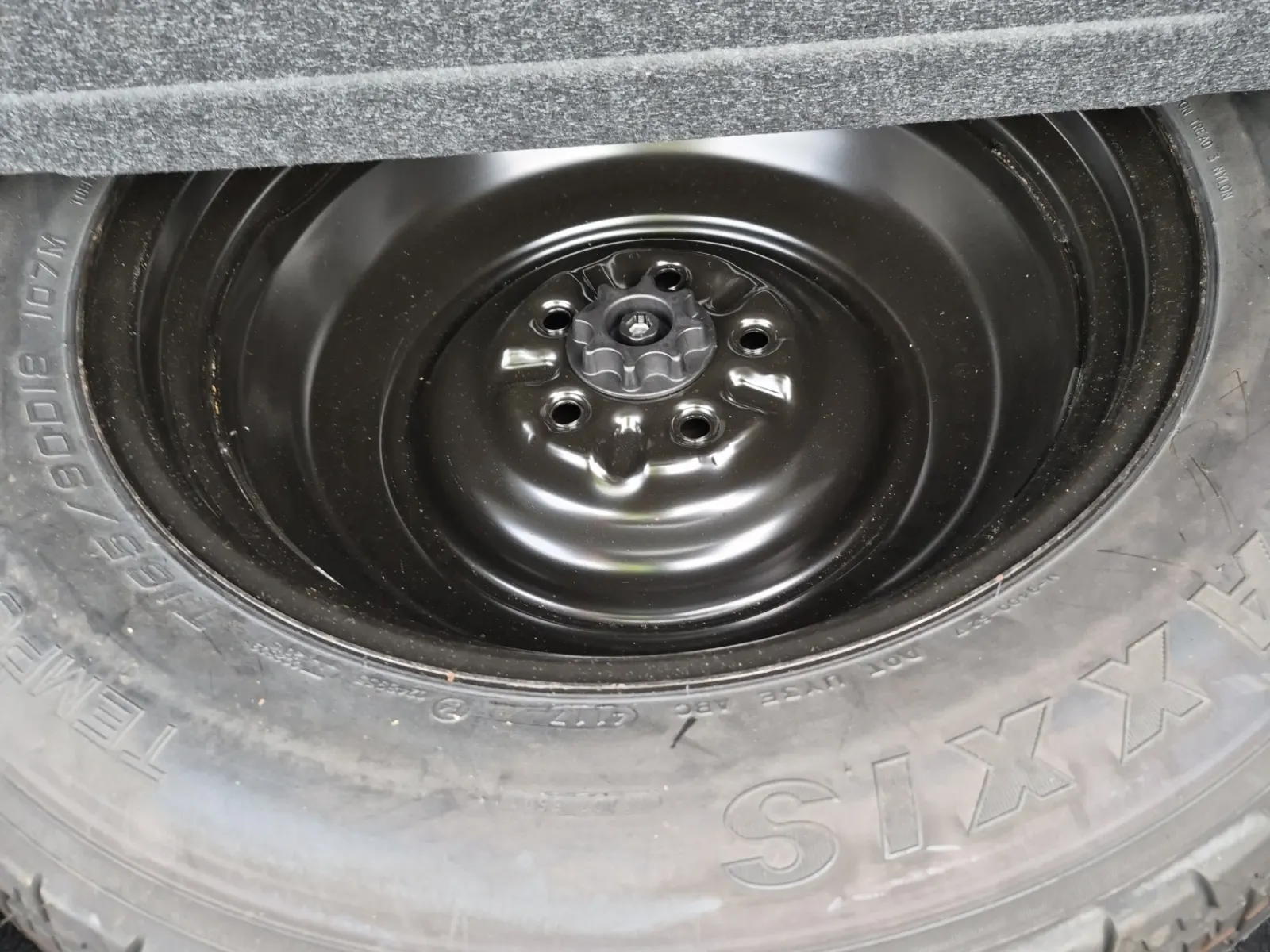 Spare Tire & Wheel Photo