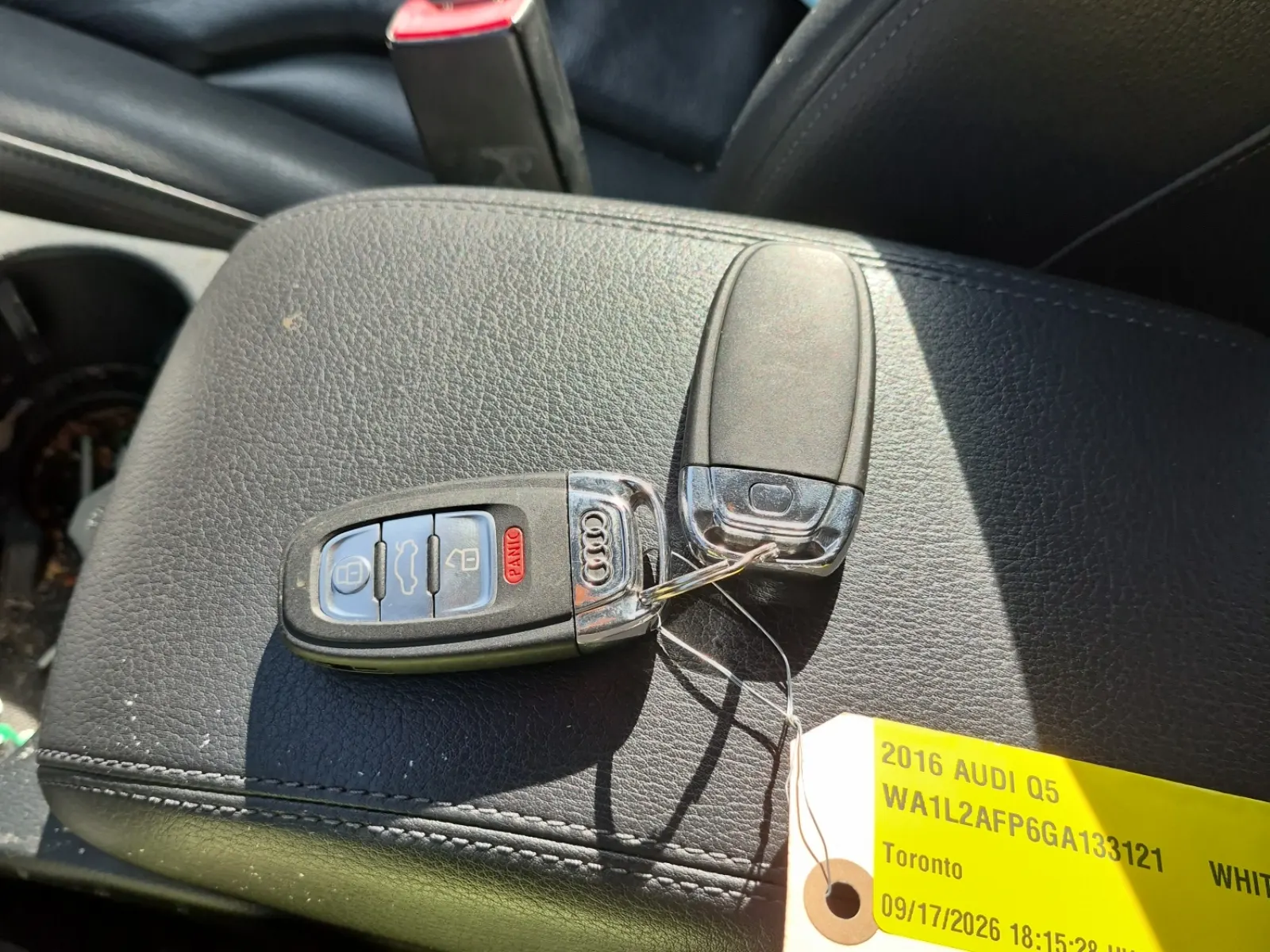 Keys/Fobs/Manual Photo