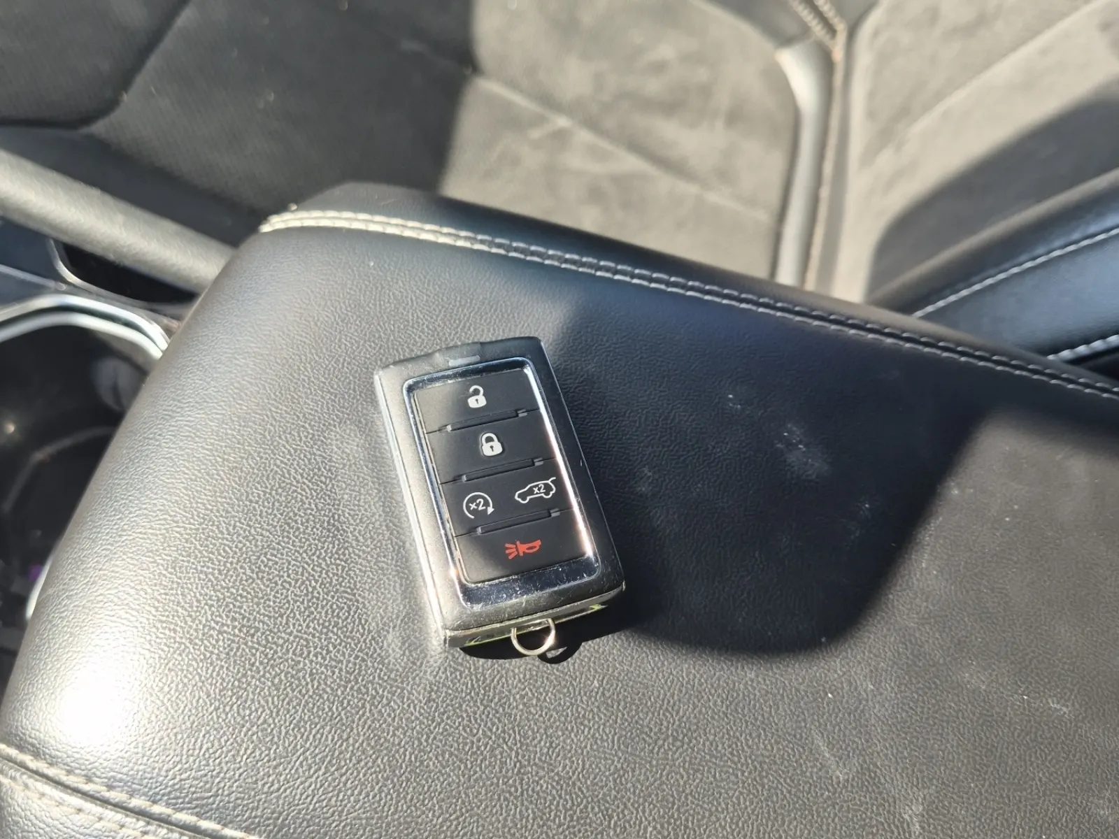 Keys/Fobs/Manual Photo