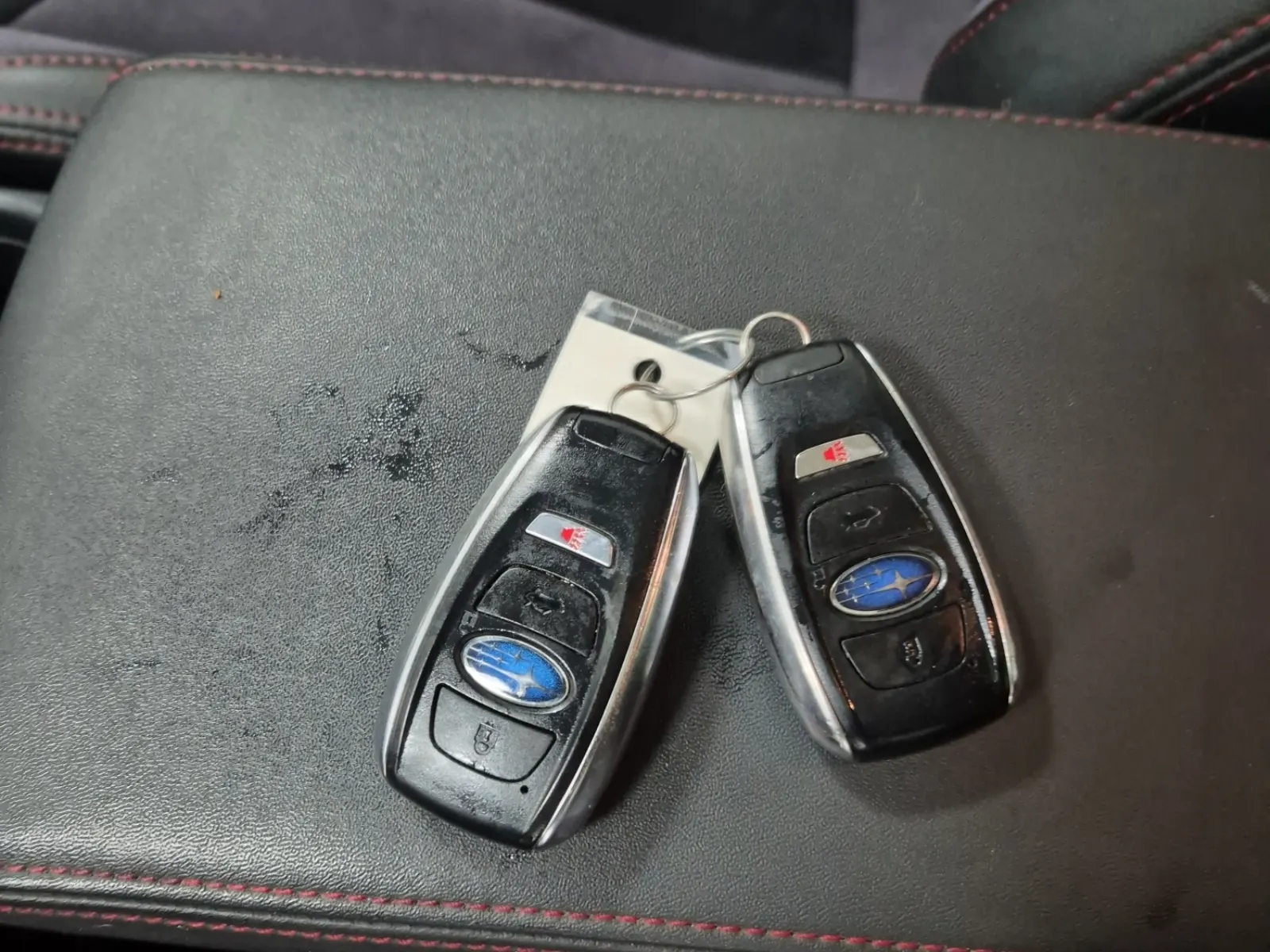 Keys/Fobs/Manual Photo