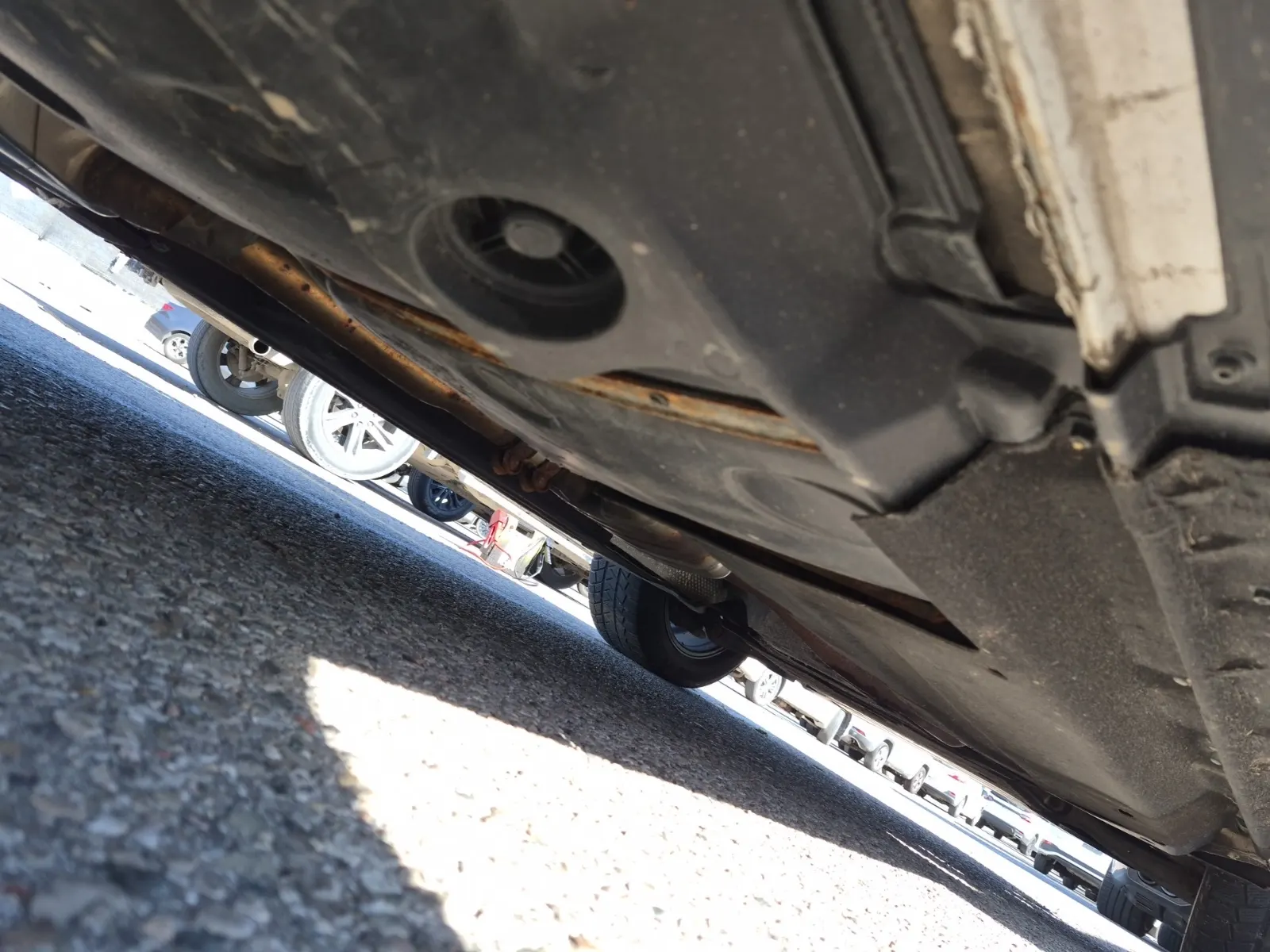 Undercarriage - Passenger Photo
