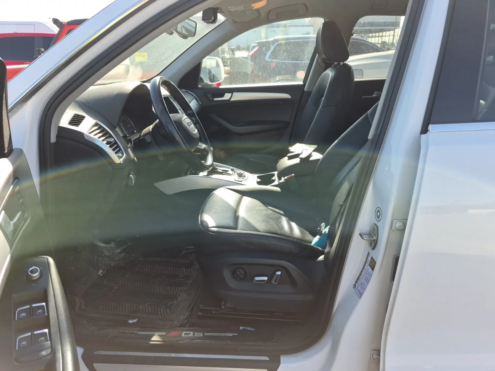 Front Interior Photo