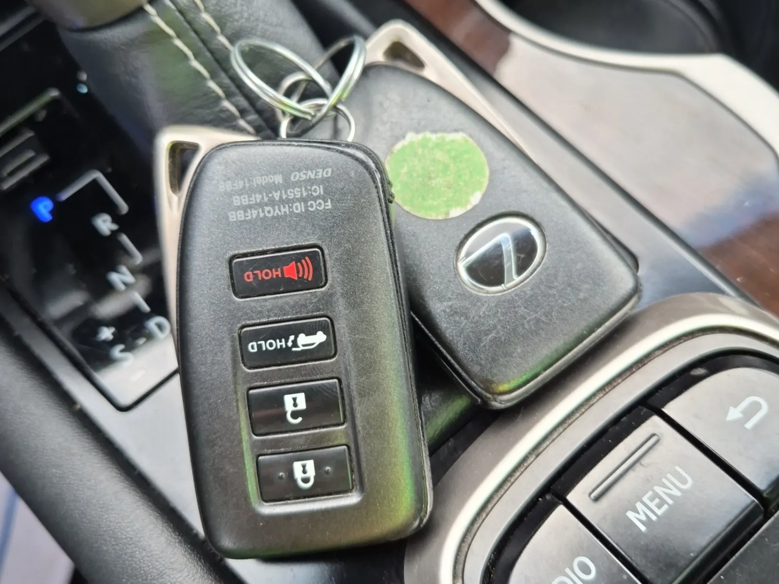 Keys/Fobs/Manual Photo